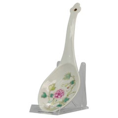 Grande cuillère ancienne en porcelaine chinoise de la République Qianlong marquée, 19e/20e siècle