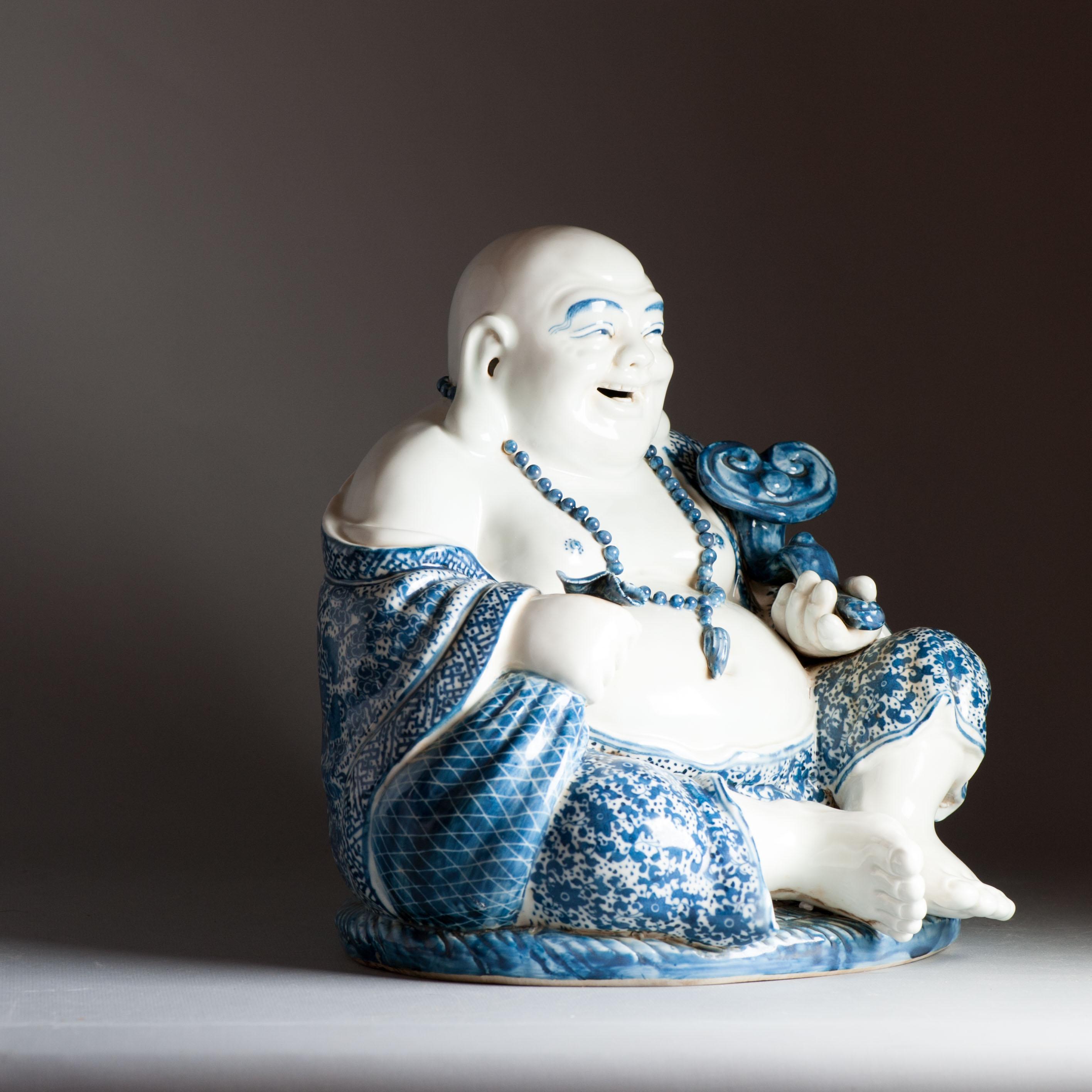 Antiker chinesischer Porzellan-Lachender Buddha aus der Republikzeit 1912-1949 im Angebot 3