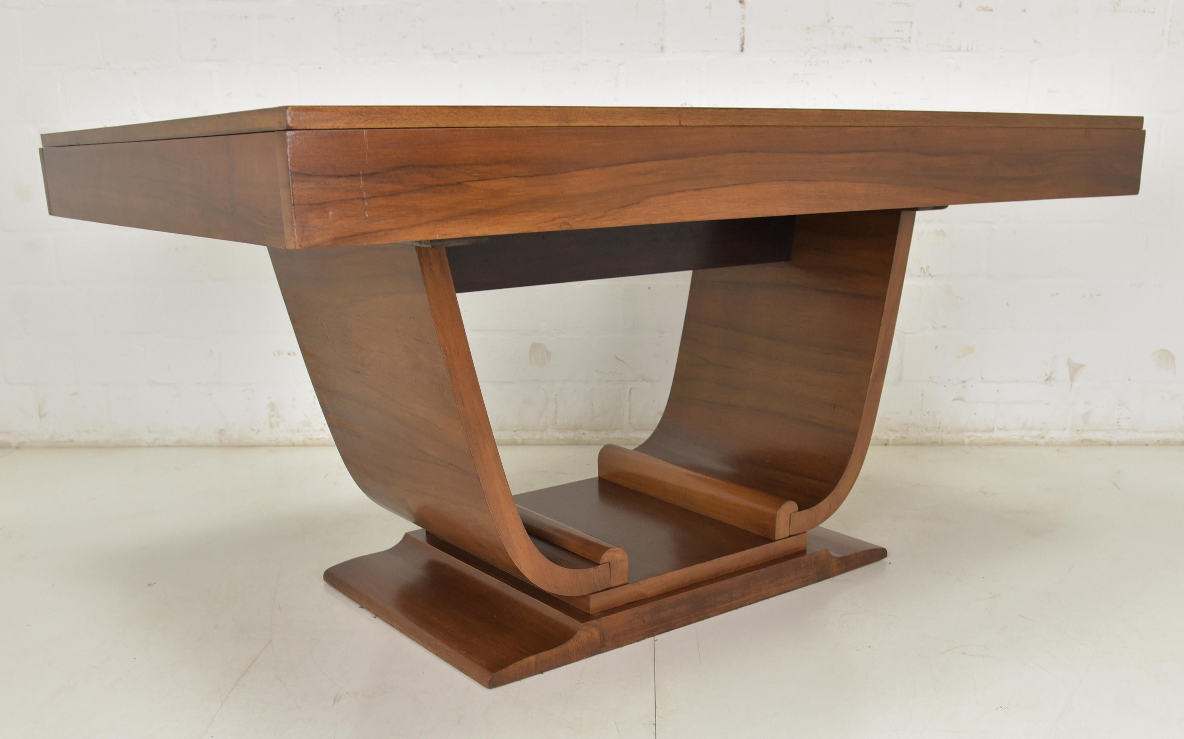 Art Déco ANTICO! Tavolo da pranzo Art Deco restaurato con 6 sedie, circa 1935, noce in vendita