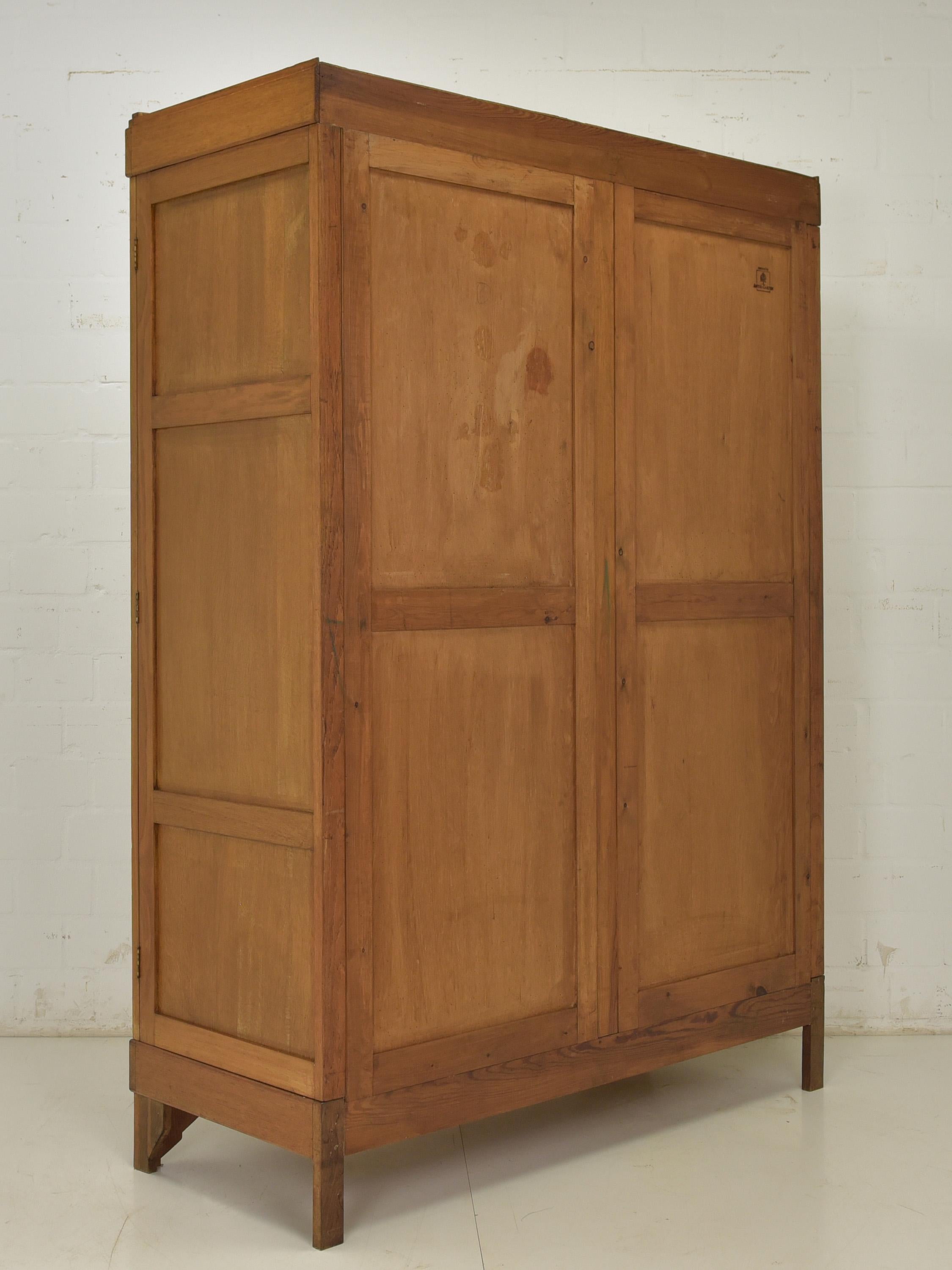 Antiker restaurierter Art-Déco-Kleiderschrank aus Eiche und Palisanderholz 4