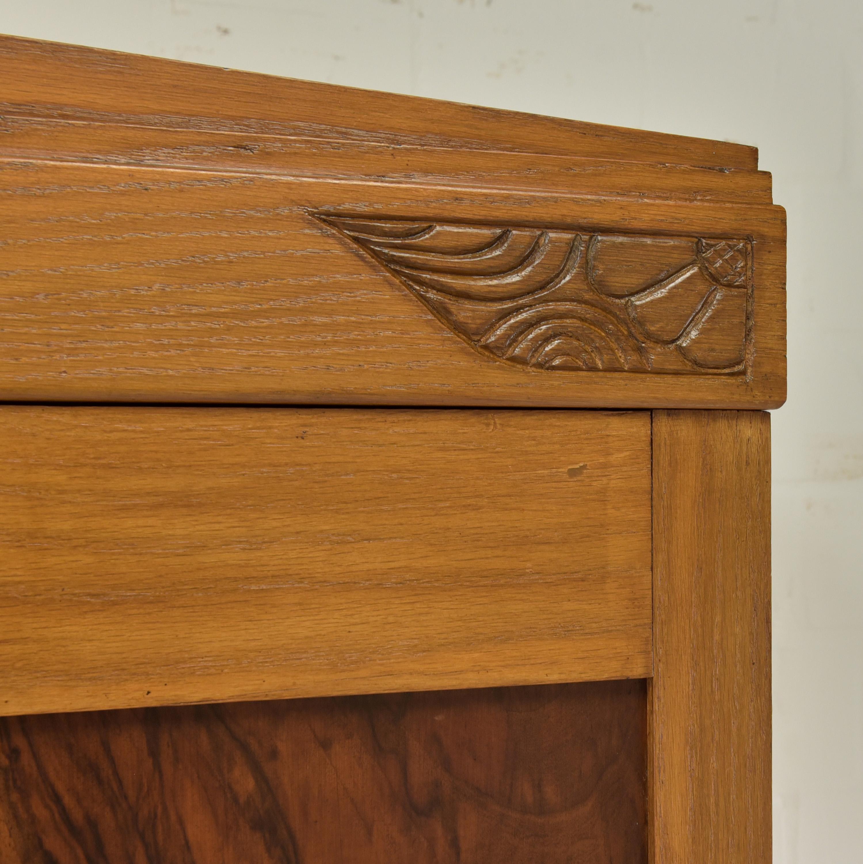 Antiker restaurierter Art-Déco-Kleiderschrank aus Eiche und Palisanderholz (Eichenholz)