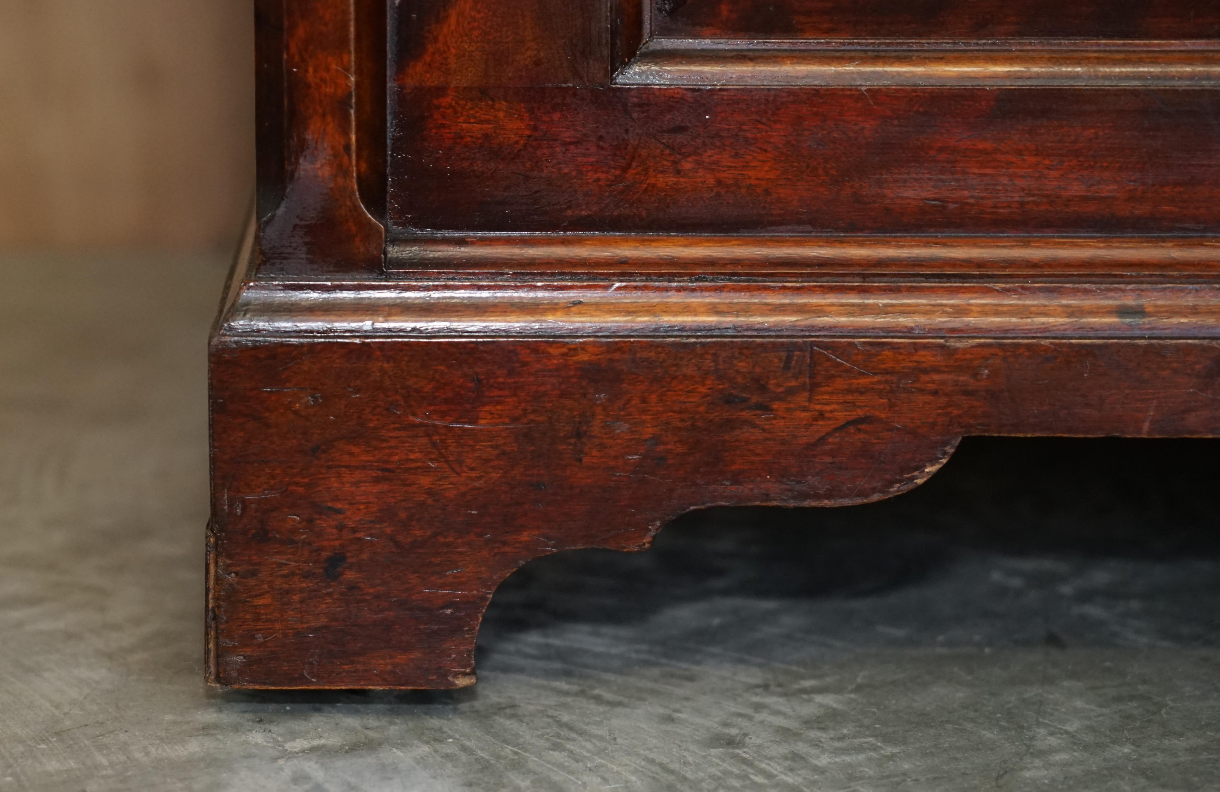 Mid-19th Century Antique Restored Brown Leather Chesterfield Flamed Hardwood Hall Bench Ottoman For Sale