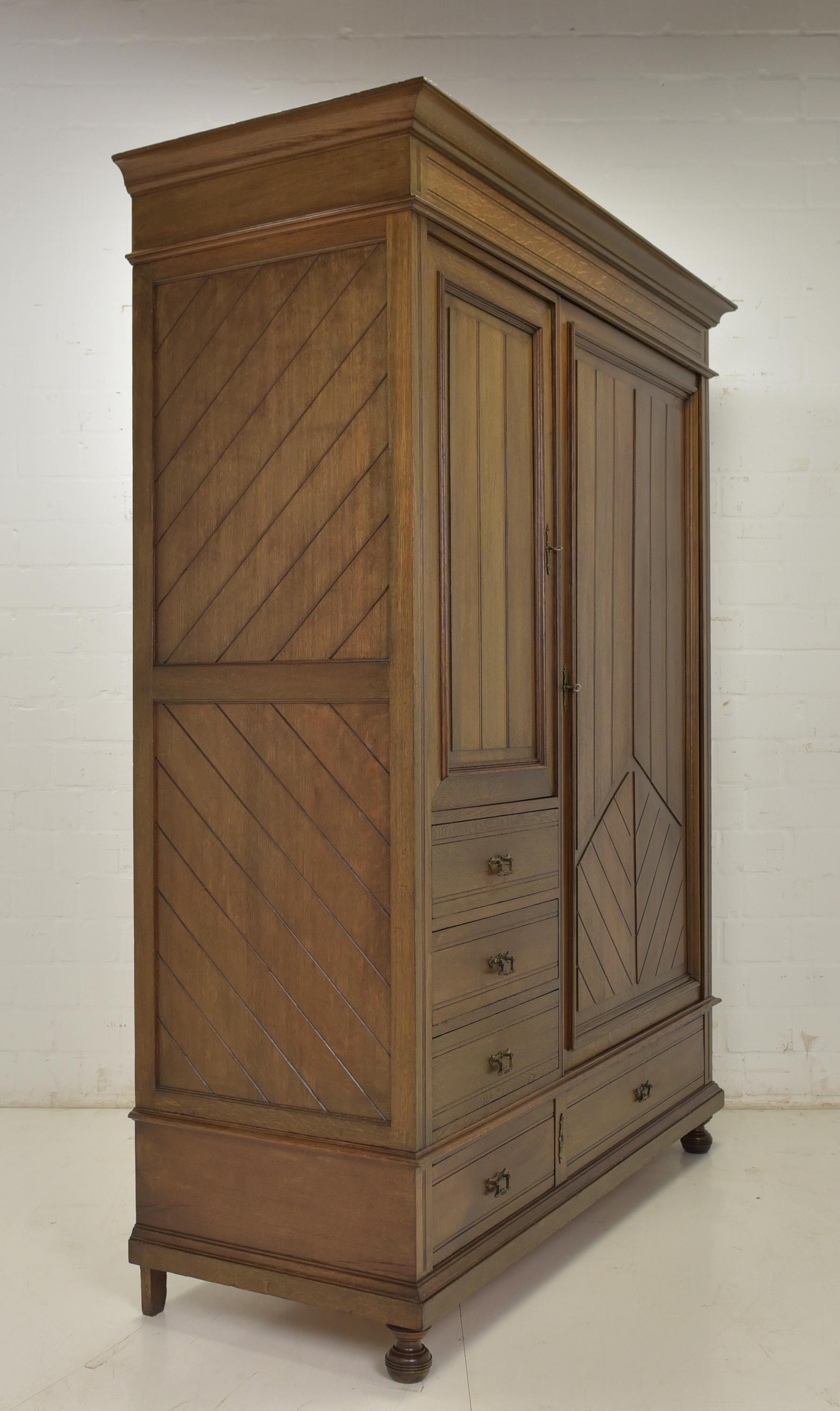 Antiker restaurierter Jugendstil Kleiderschrank um 1910 Eiche massiv Flurschrank 3