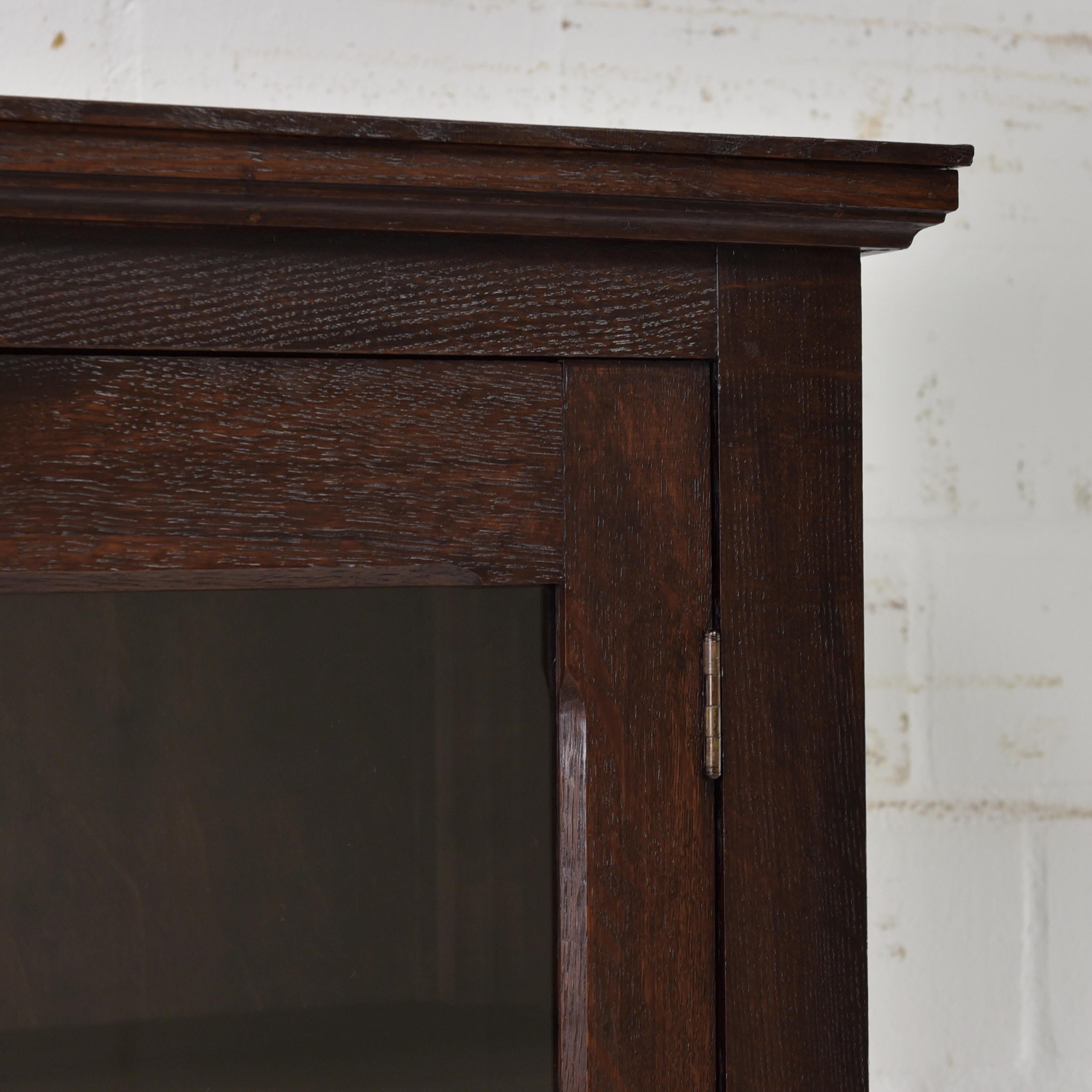 Antique Restored Oak Display Cabinet (Circa 1925) 1