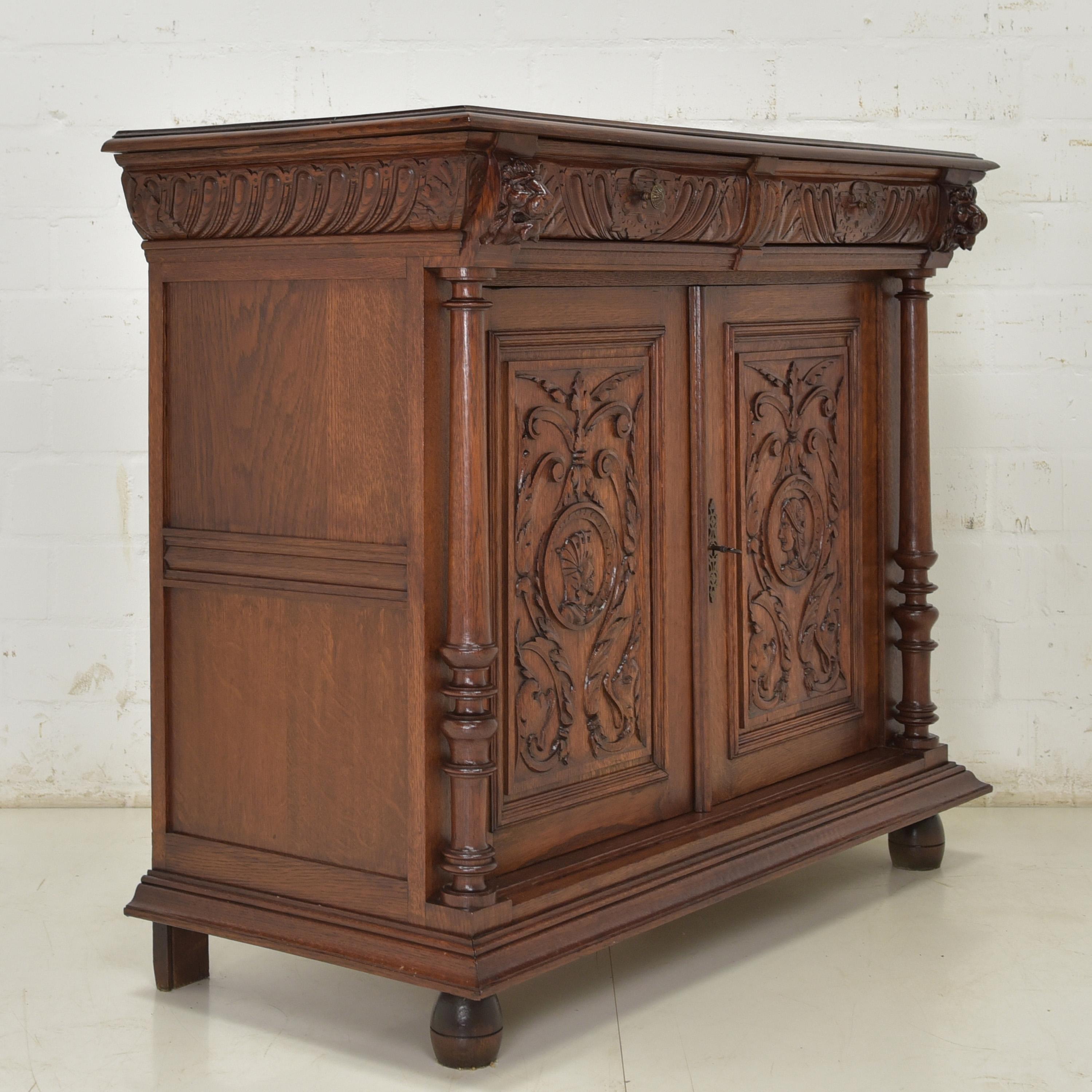 Antikes restauriertes Eichen-Sideboard aus der Gründerzeit (um 1900) 2