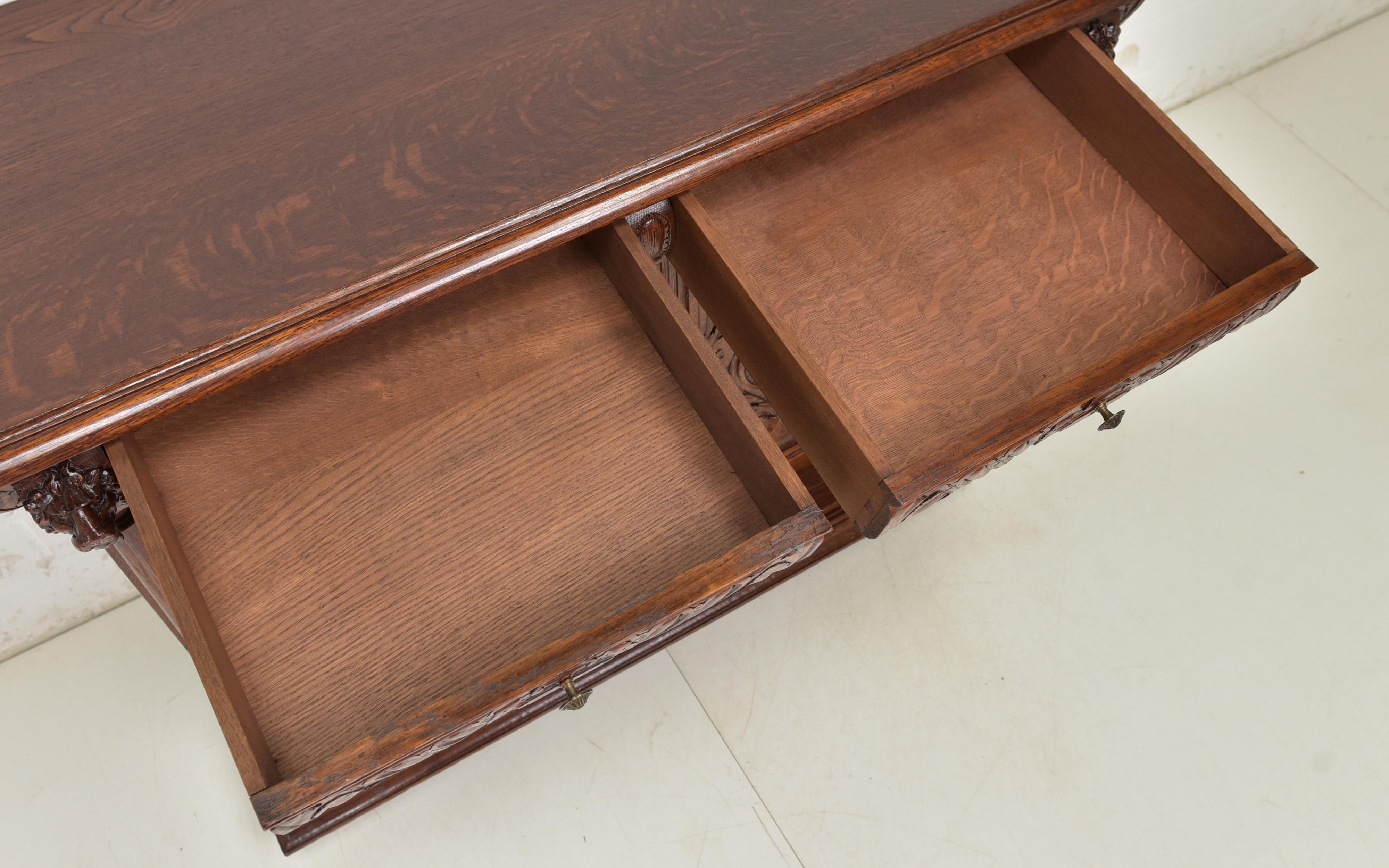 Antikes restauriertes Eichen-Sideboard aus der Gründerzeit (um 1900) im Zustand „Gut“ in Lüdinghausen, DE