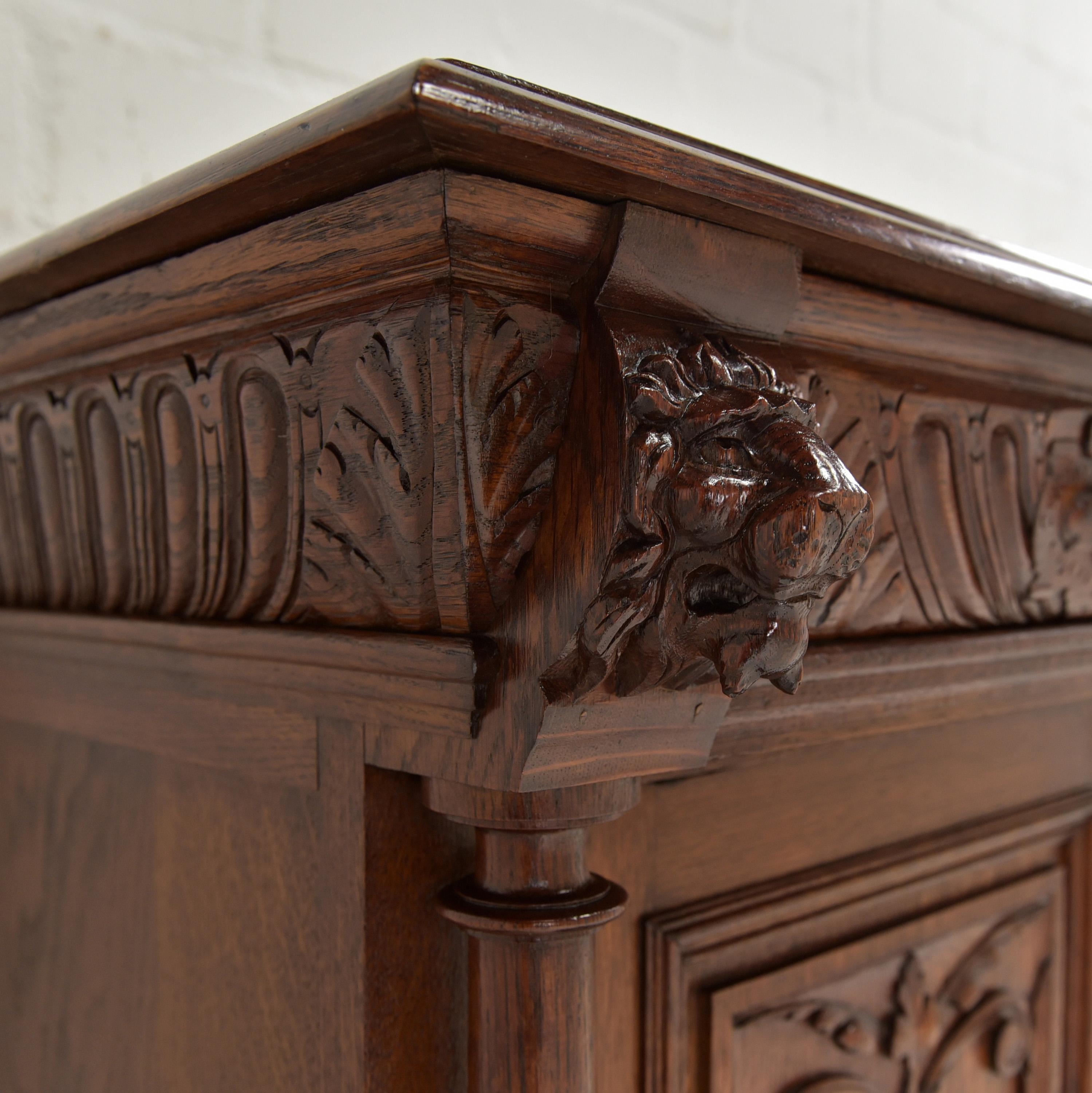 Antikes restauriertes Eichen-Sideboard aus der Gründerzeit (um 1900) (20. Jahrhundert)
