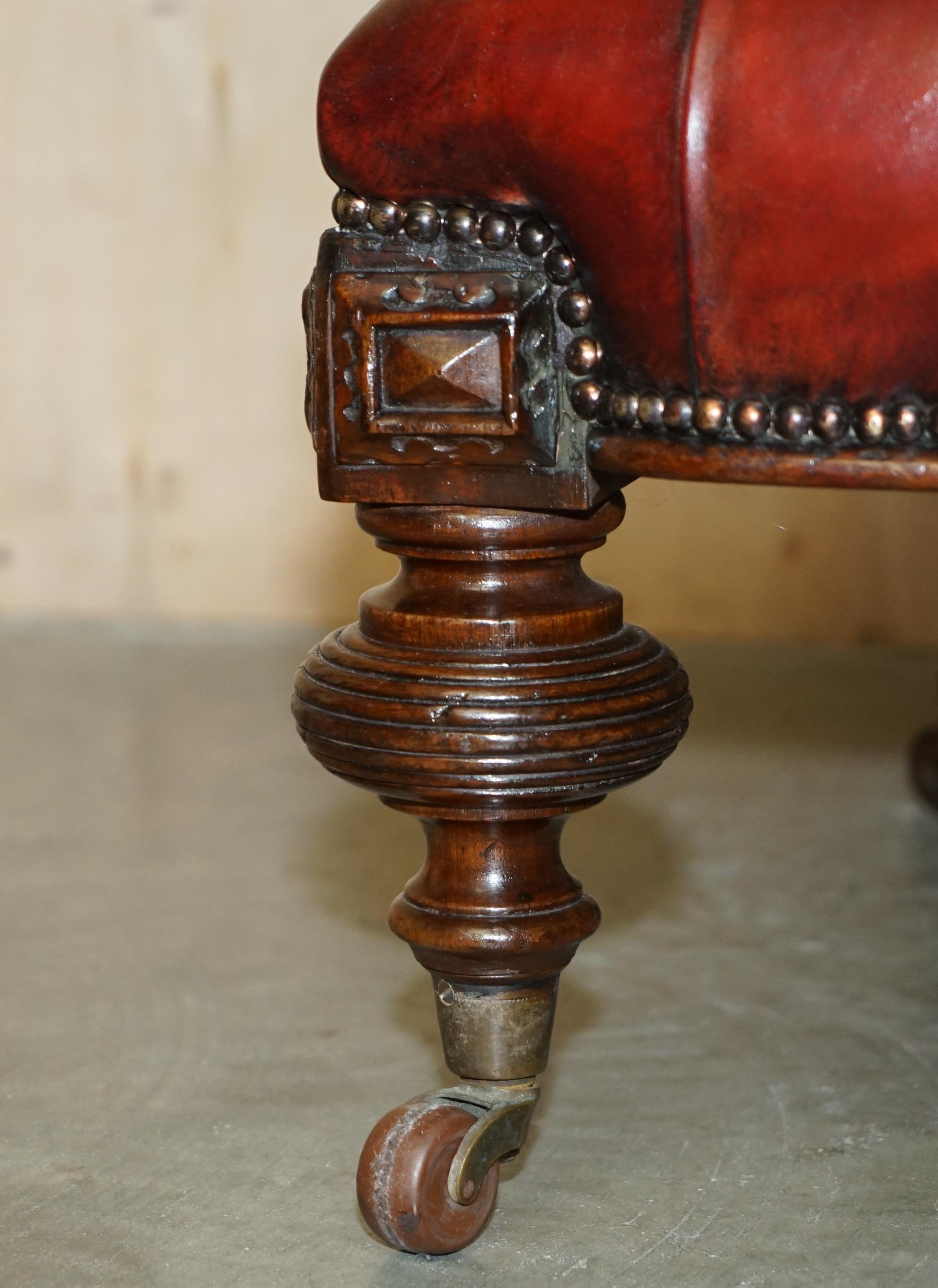 CHAISE DE CAPTAiNS EN CUIR DE CHESTERFIELD D'OXBLOOD RÉALISÉE ANTIQUE DE L'HIBÉRNIAN en vente 2