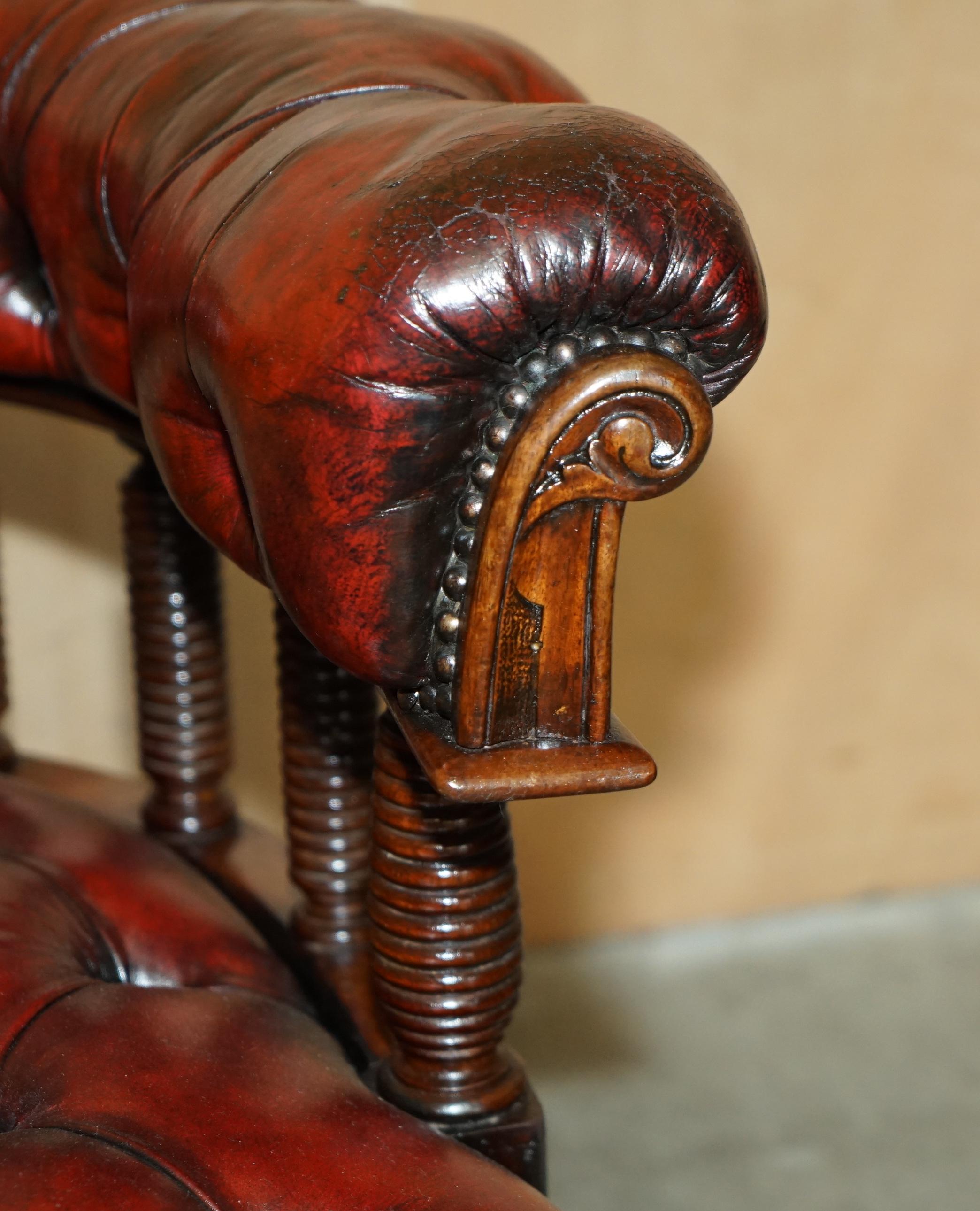 Cuir CHAISE DE CAPTAiNS EN CUIR DE CHESTERFIELD D'OXBLOOD RÉALISÉE ANTIQUE DE L'HIBÉRNIAN en vente