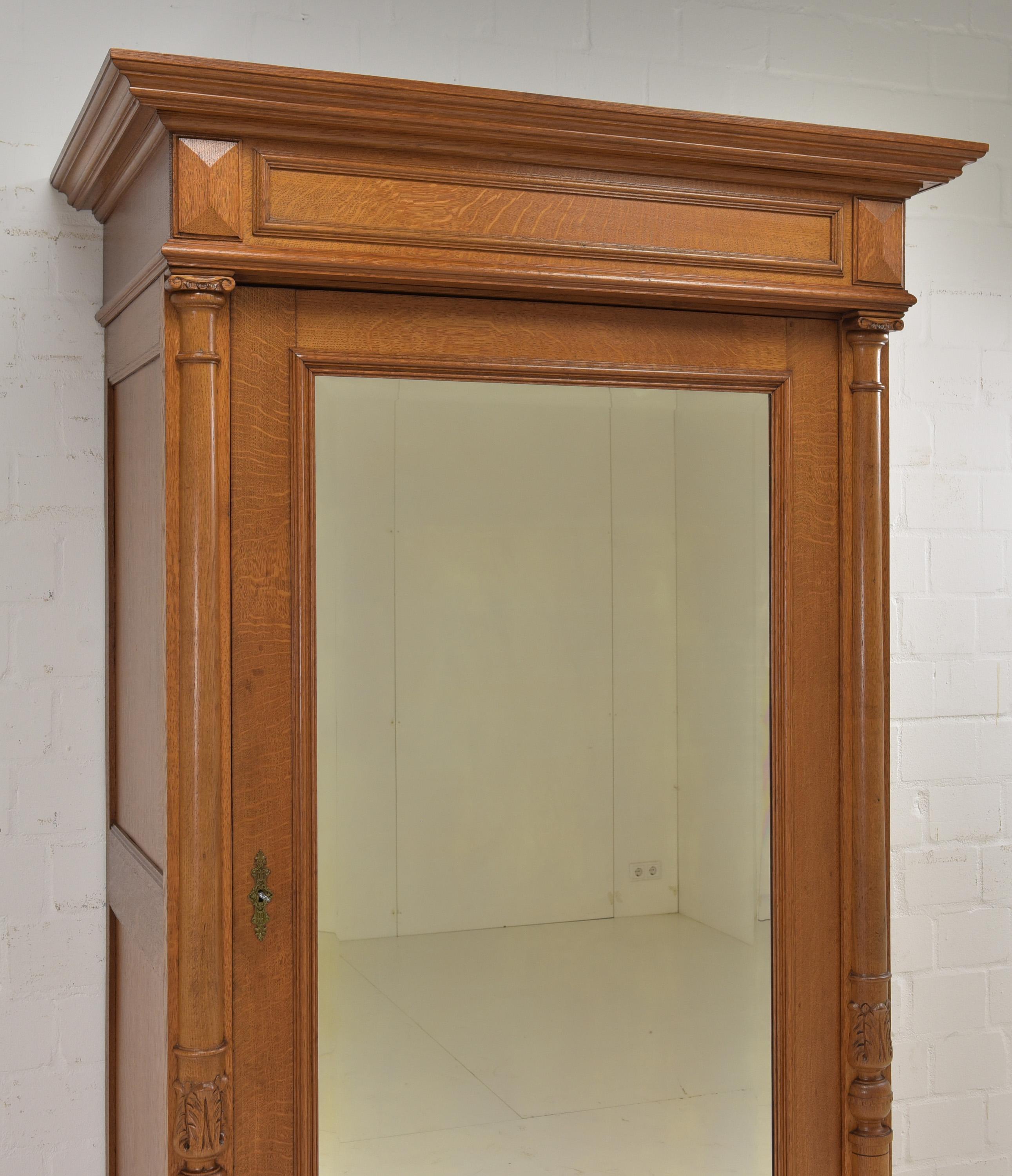 ANTIQUITÉS ! Armoire à une porte en Oak restaurée de l'époque Gründerzeit en vente 1