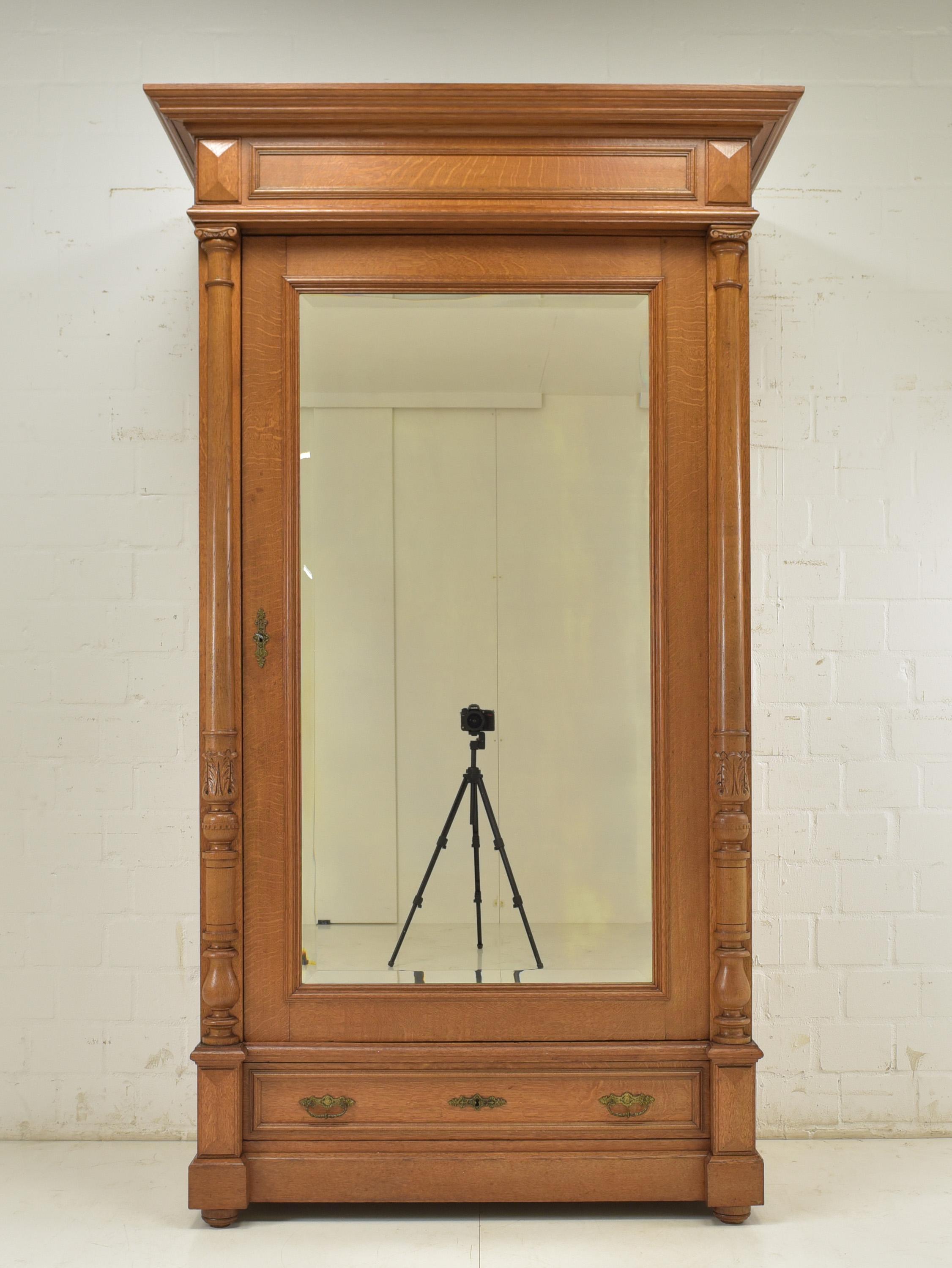 armoire ancienne antiquaire