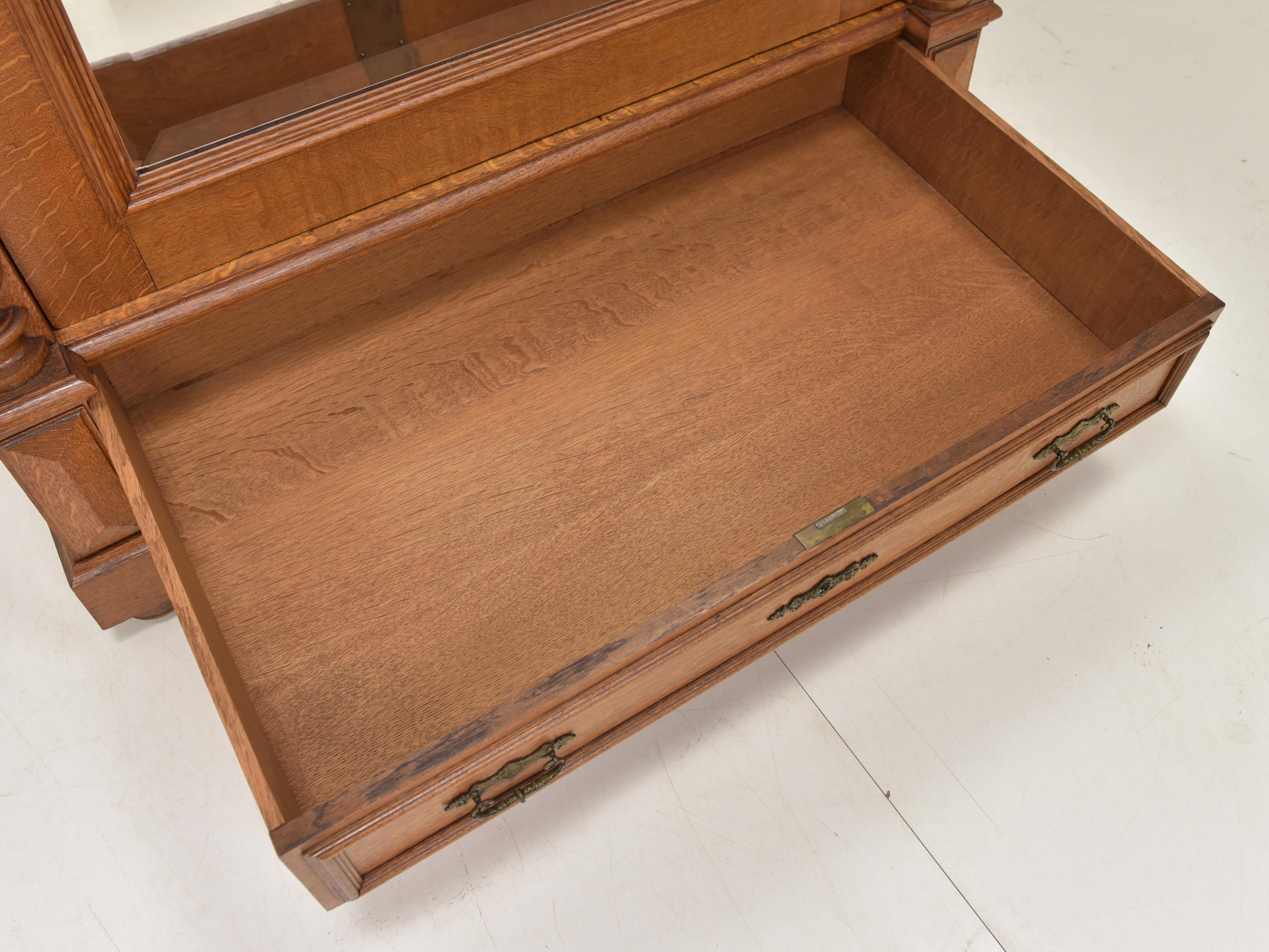 ANTIQUITÉS ! Armoire à une porte en Oak restaurée de l'époque Gründerzeit Bon état - En vente à Lüdinghausen, DE