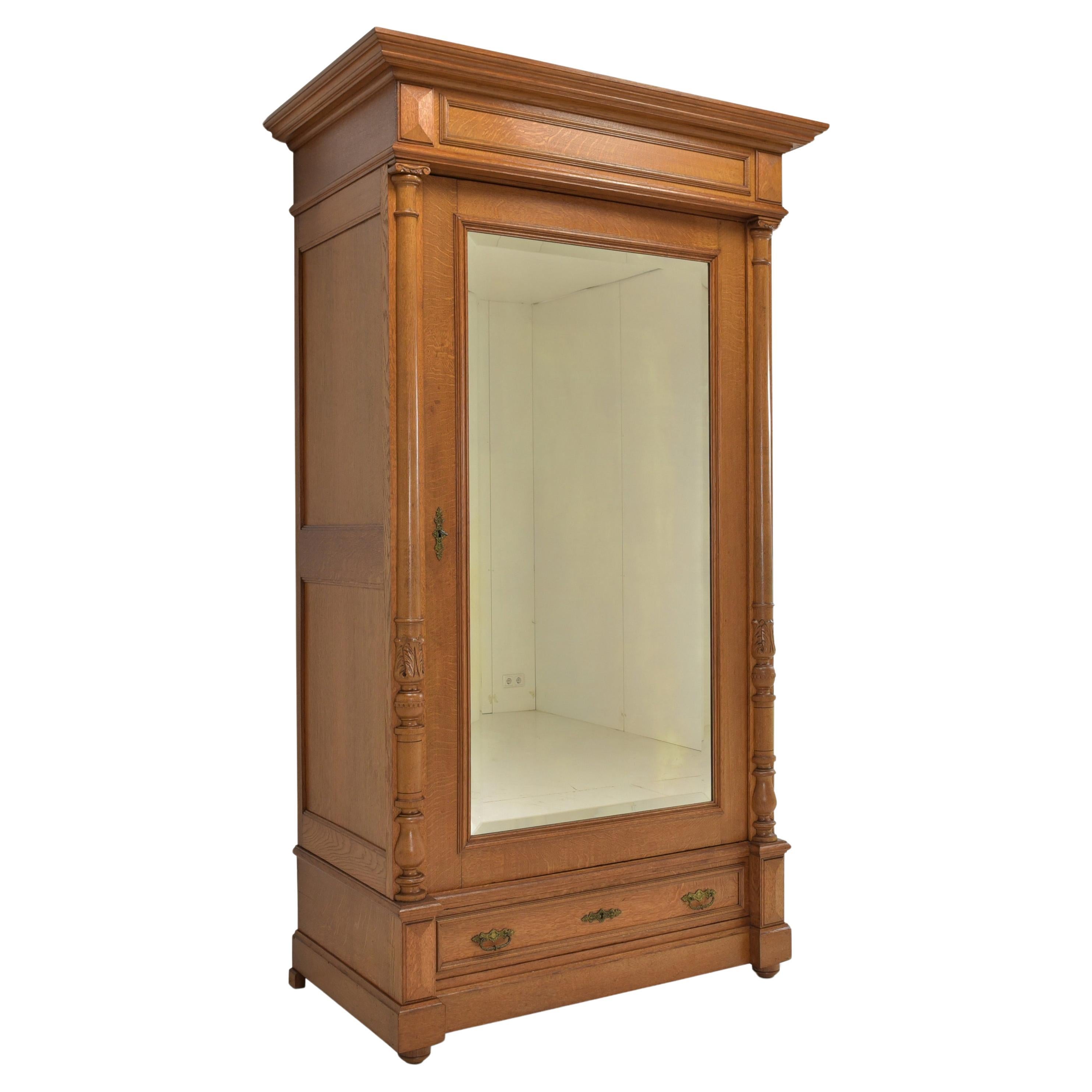 ANTIQUITÉS ! Armoire à une porte en Oak restaurée de l'époque Gründerzeit en vente