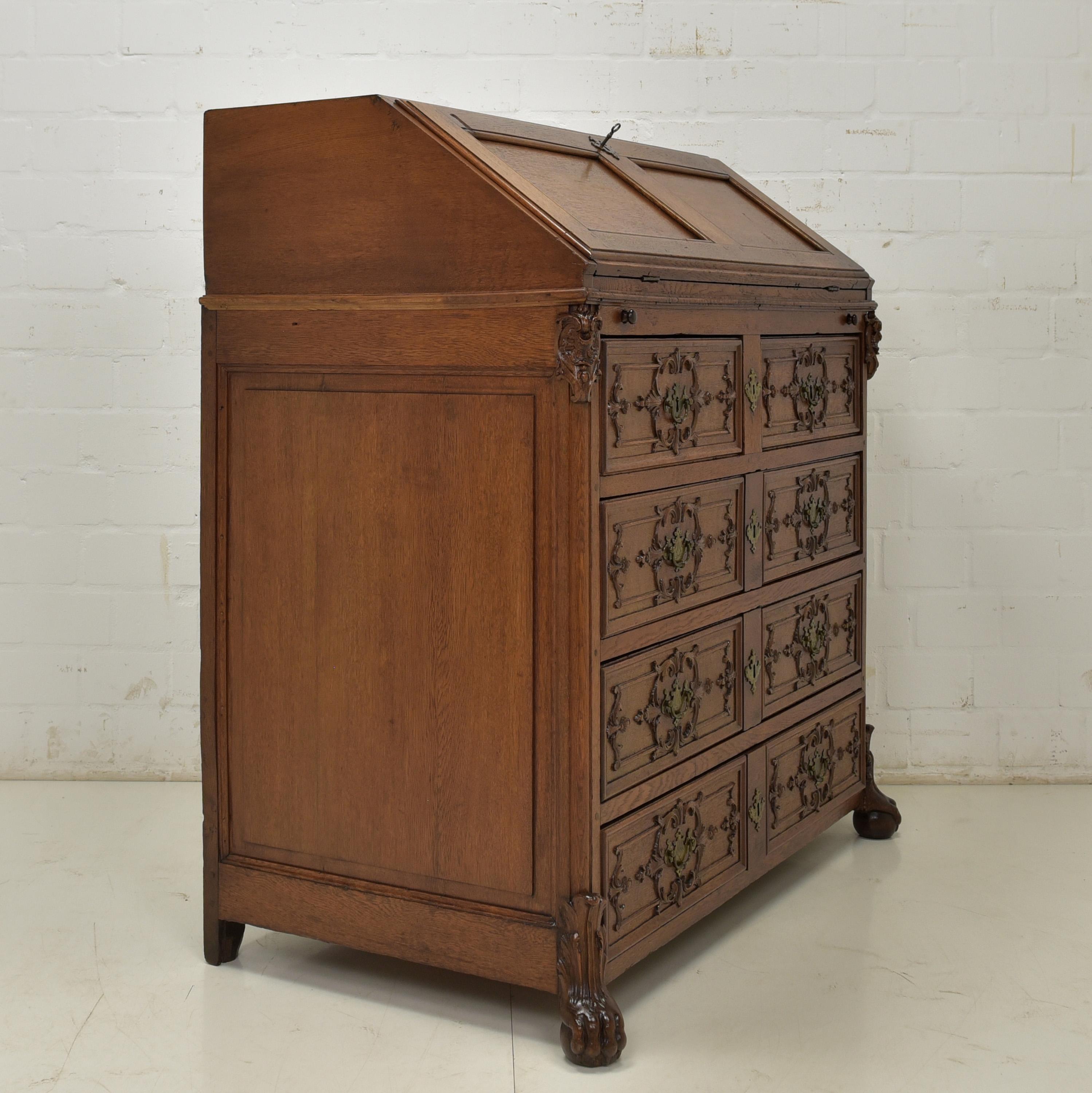 Antique Restored Solid Oak Standing Secretary (circa 1820) For Sale 4