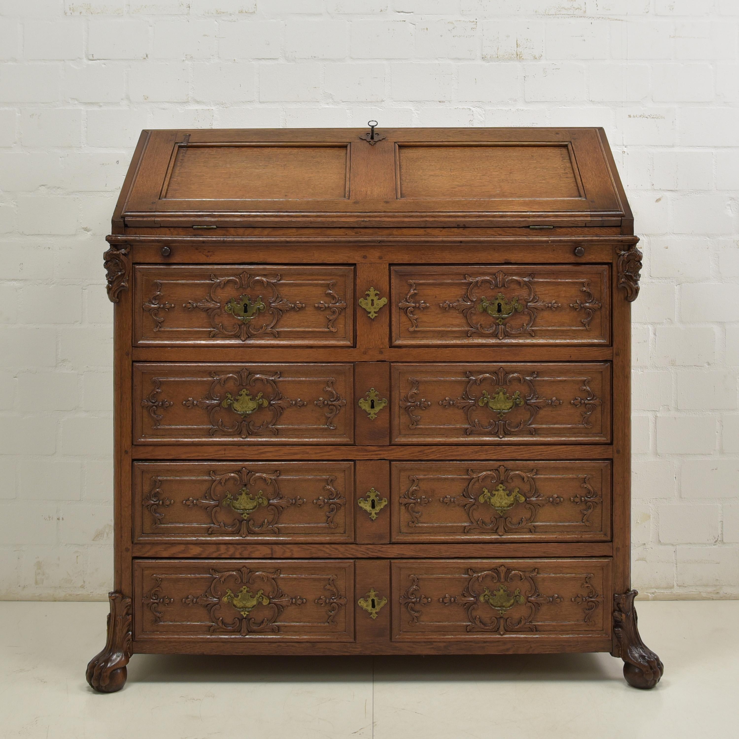 Antique Restored Solid Oak Standing Secretary (circa 1820)

Description:

This exquisite standing secretary, crafted from solid oak and embodying the elegance and craftsmanship of the Baroque/Biedermeier era (circa 1820), is sure to add a touch of