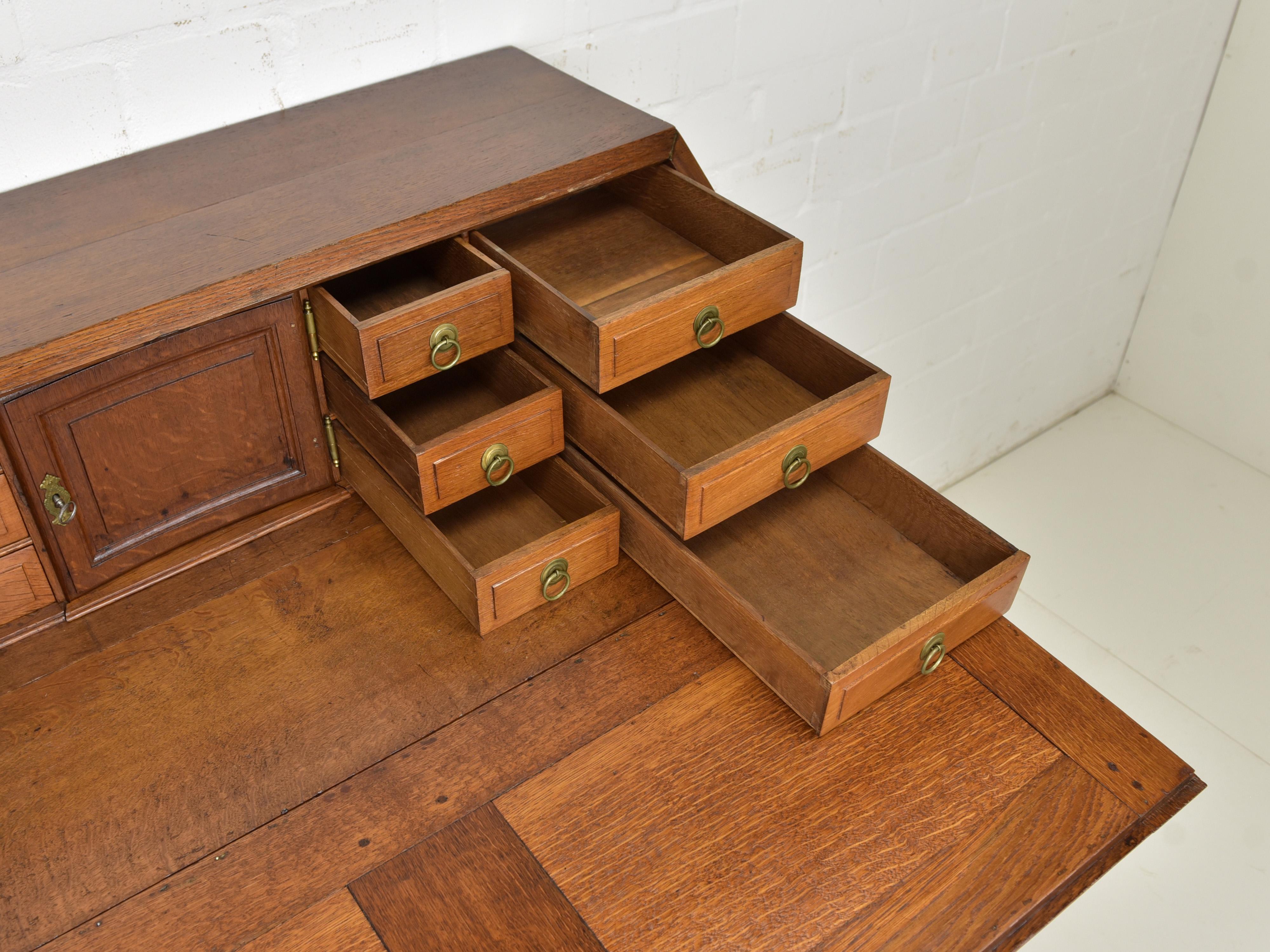 Antique Restored Solid Oak Standing Secretary (circa 1820) In Good Condition For Sale In Lüdinghausen, DE