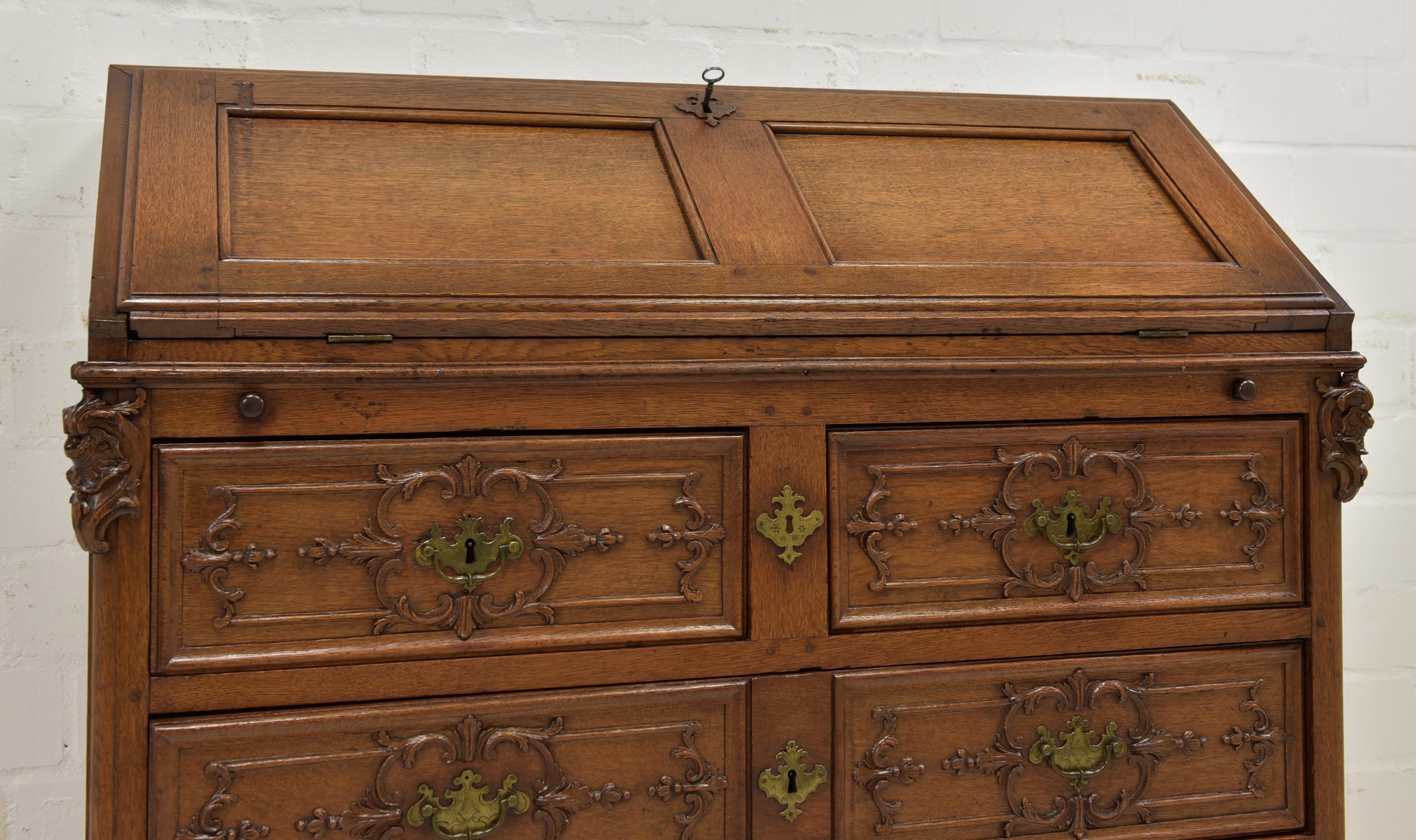 Antique Restored Solid Oak Standing Secretary (circa 1820) For Sale 2