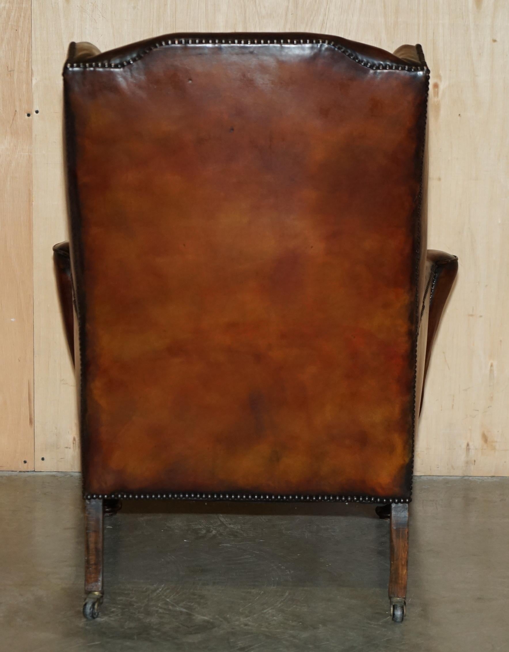 ANTIQUE RESTORED ViCTORIAN PERIOD CIRCA 1880 WINGBACK BROWN LEATHER ARMCHAIR en vente 7