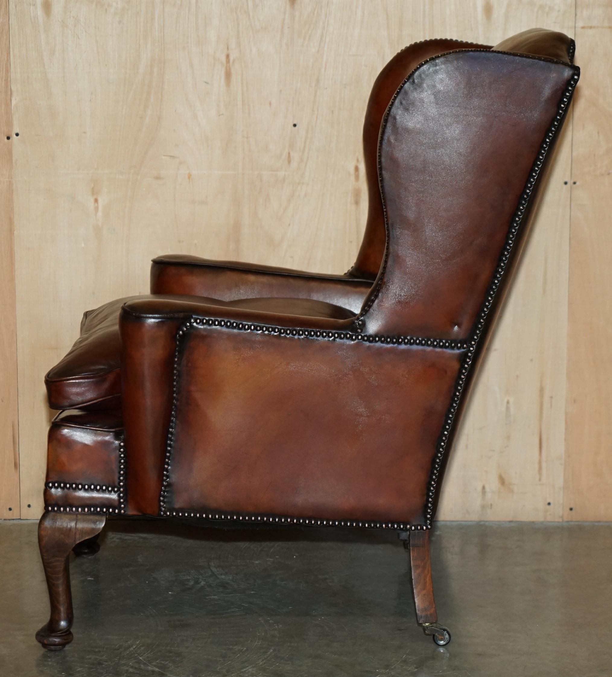ANTIQUE RESTORED ViCTORIAN PERIOD CIRCA 1880 WINGBACK BROWN LEATHER ARMCHAIR en vente 9