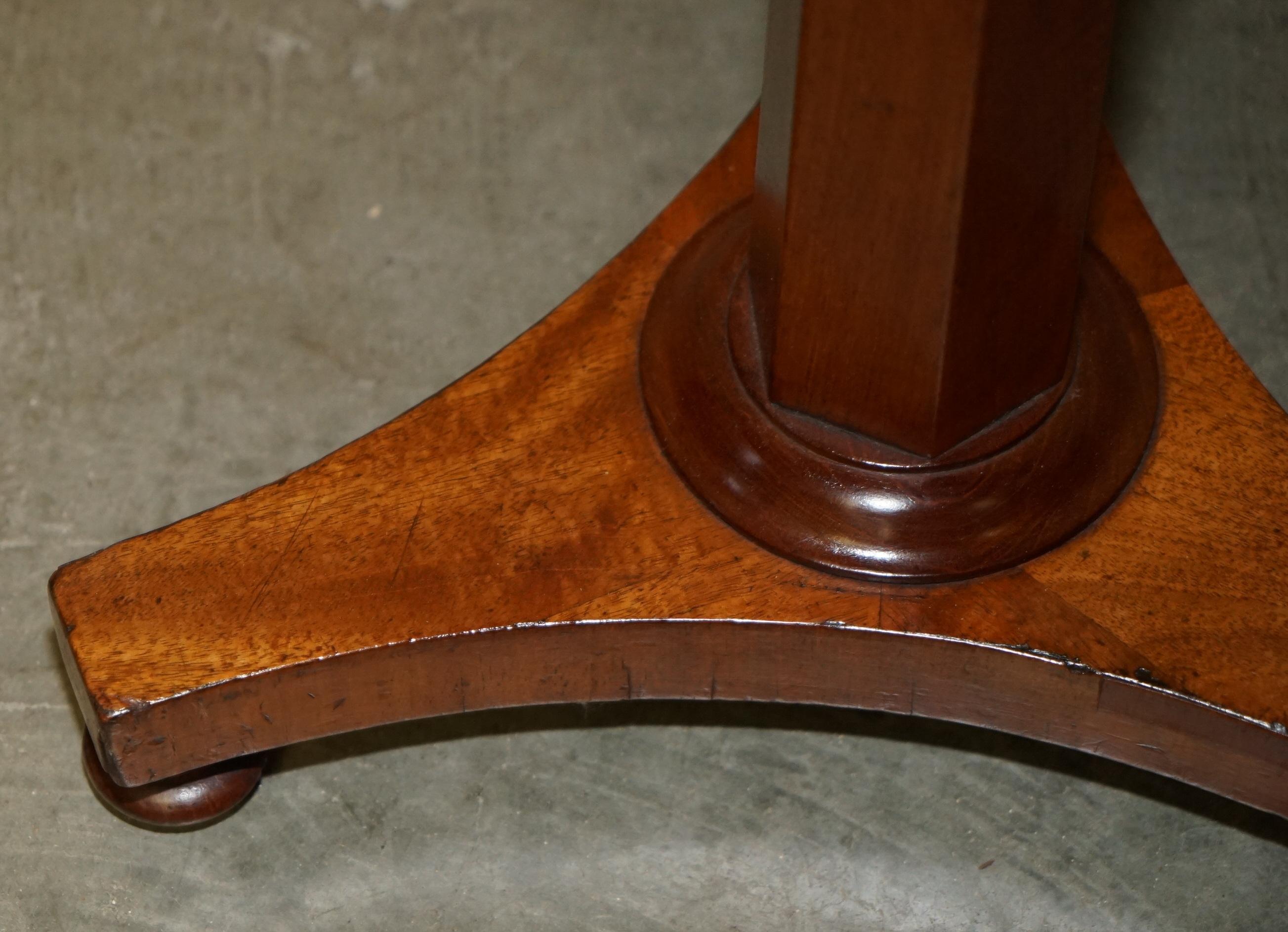Antique Restored William IV 1830 Walnut Occasional Side End Wine Lamp Table For Sale 5