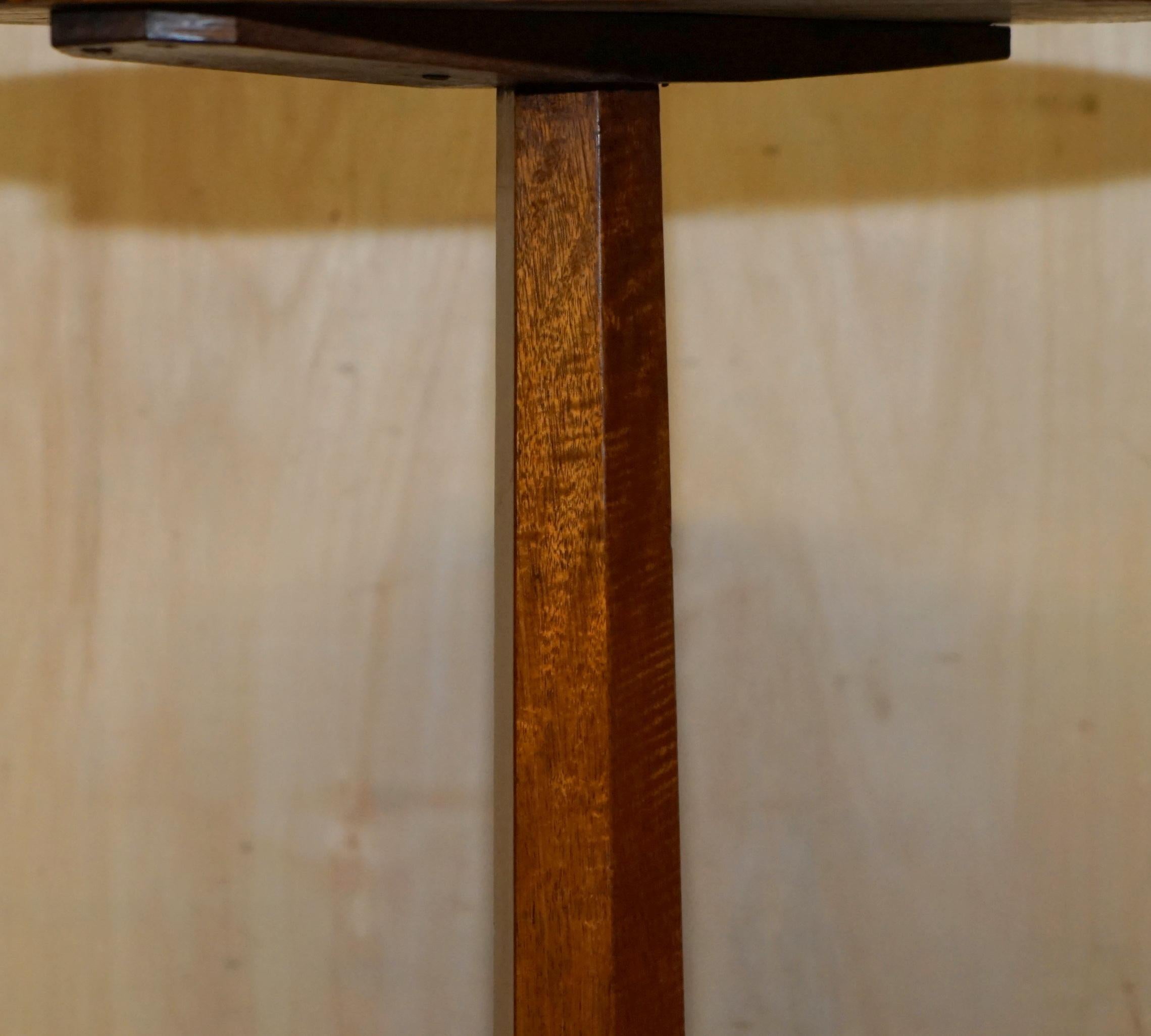 Antique Restored William IV 1830 Walnut Occasional Side End Wine Lamp Table For Sale 2