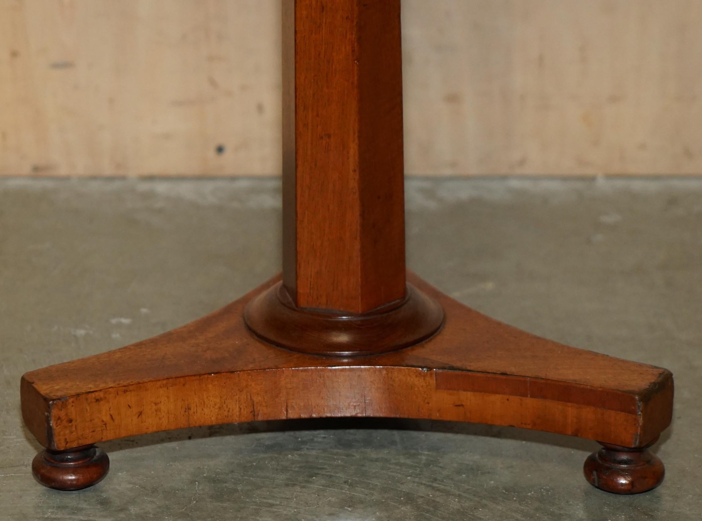 Antique Restored William IV 1830 Walnut Occasional Side End Wine Lamp Table For Sale 3