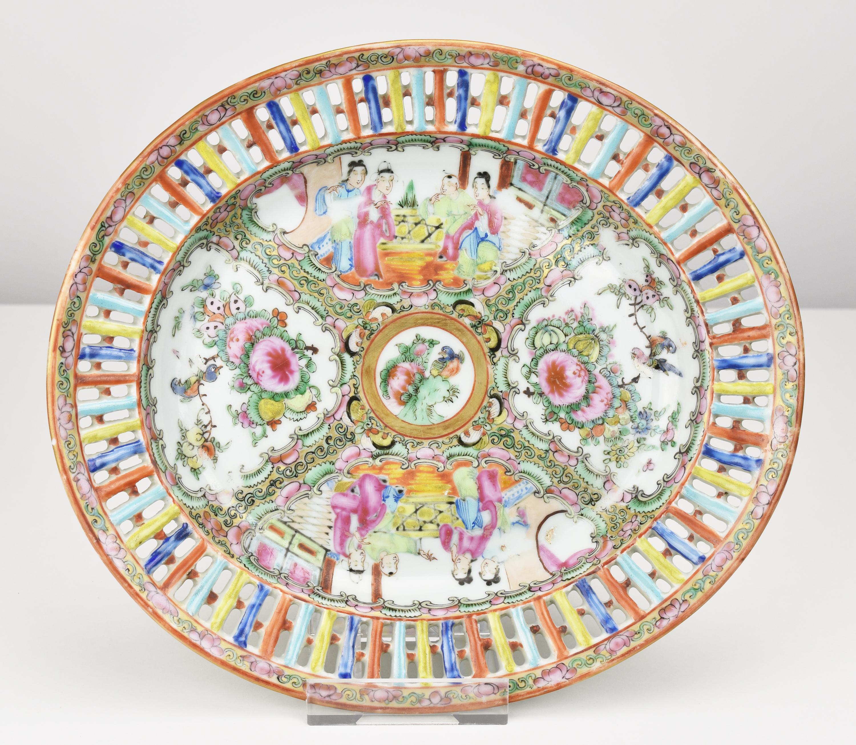 Antike netzförmige chinesische Famille-Rose-Medaillon-Porzellanschale oder Korb mit Medaillon im Angebot 4