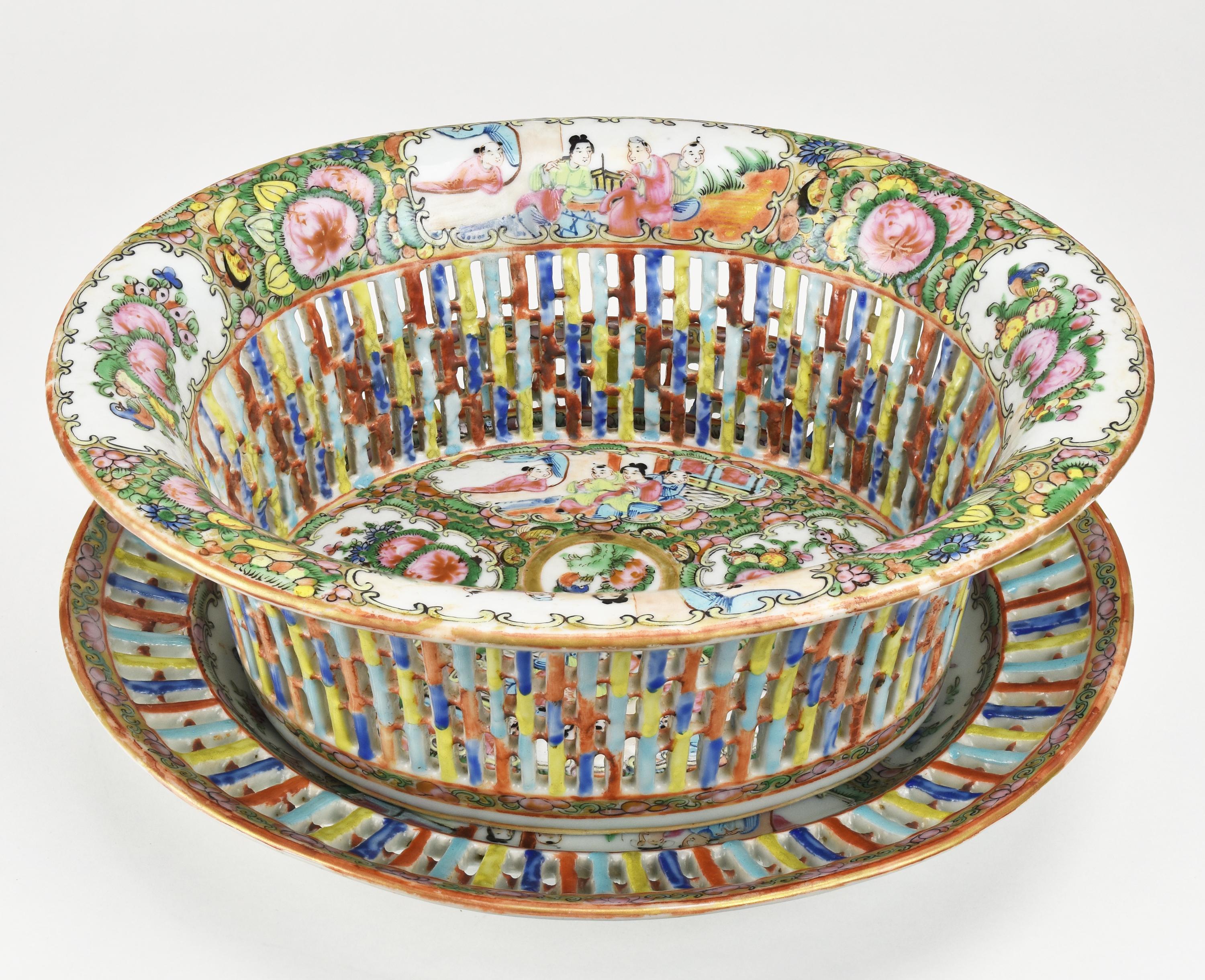 Antike netzförmige chinesische Famille-Rose-Medaillon-Porzellanschale oder Korb mit Medaillon (Mittleres 19. Jahrhundert) im Angebot