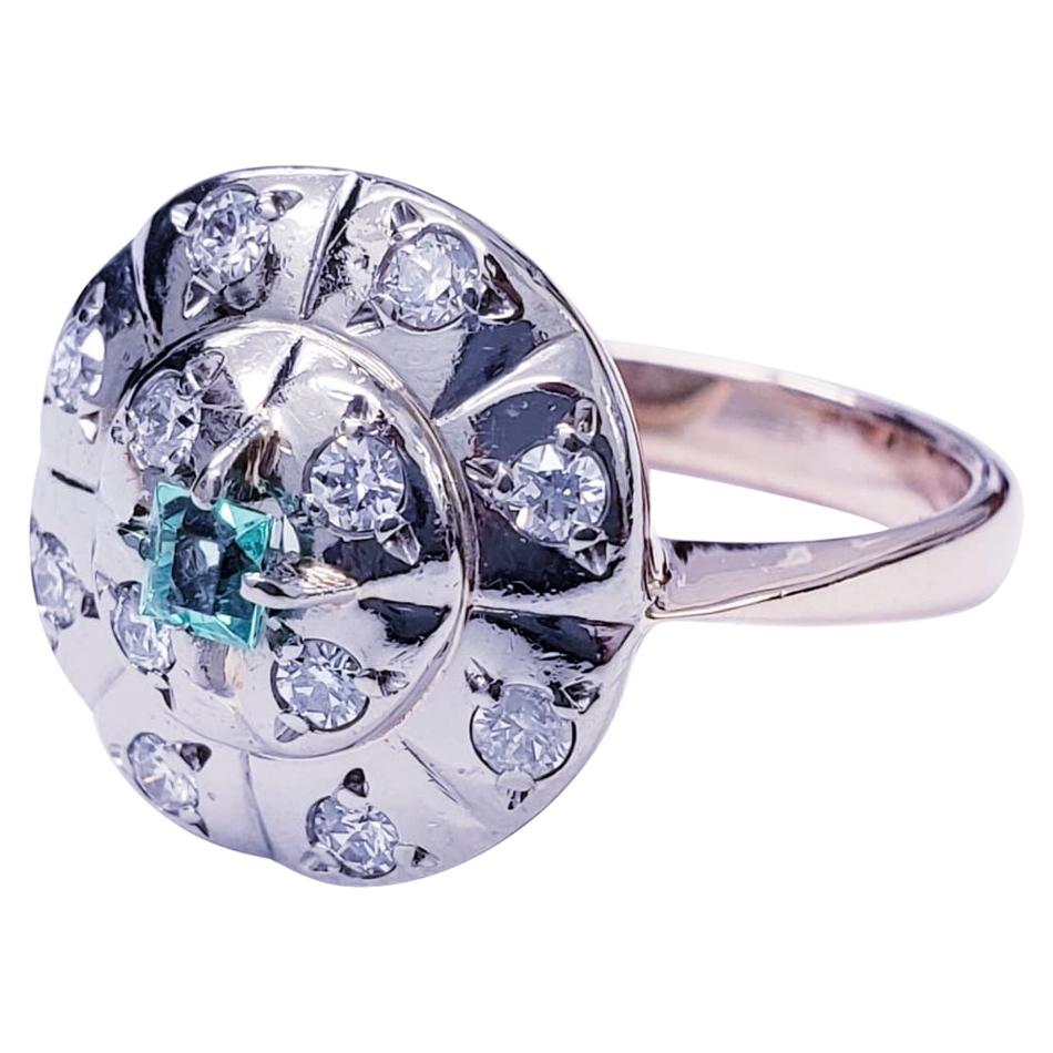 Antiker Retro-Ring aus 583 Roségold mit 1,30 Karat Diamanten und Smaragd