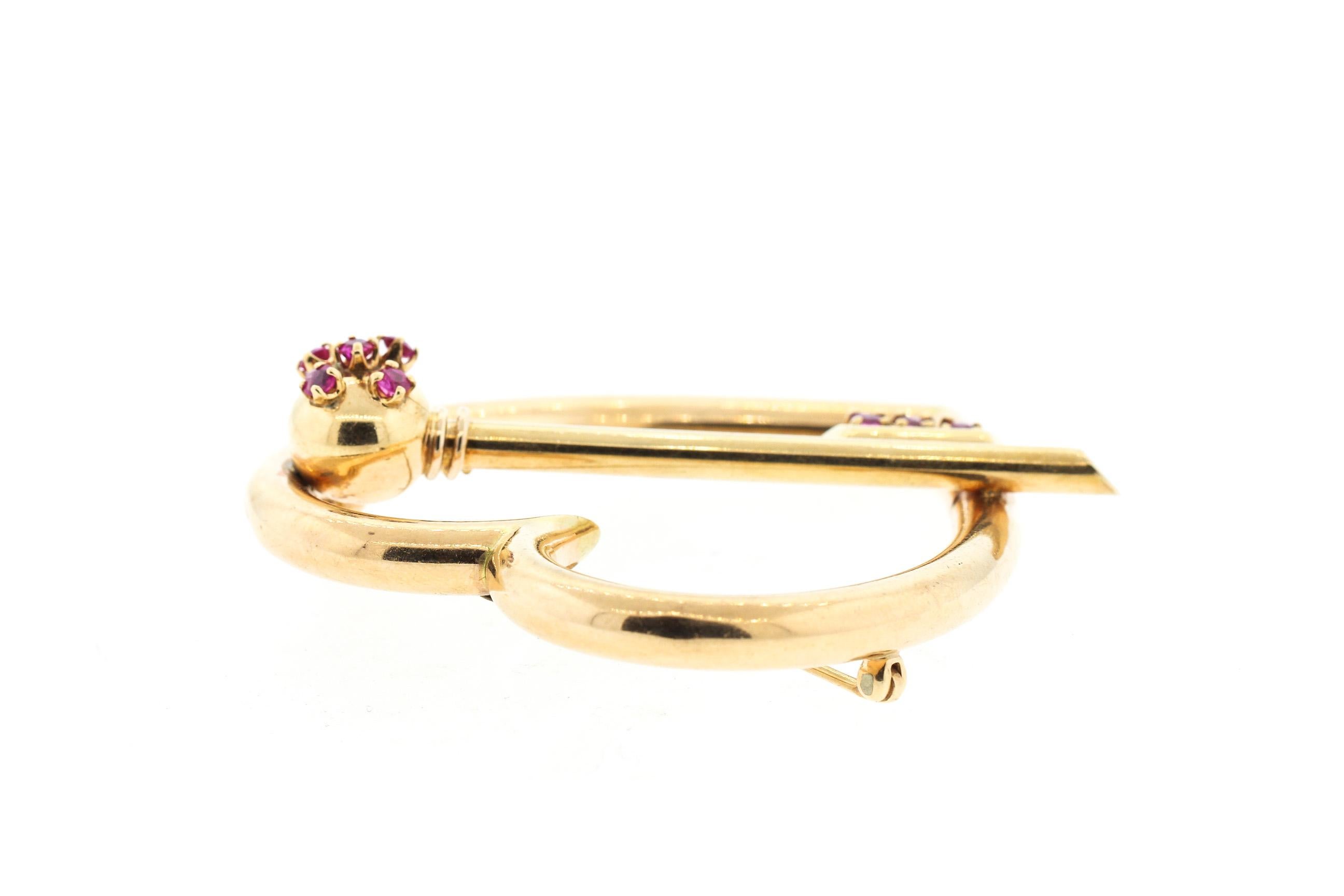 Antique Retro 14 Karat Gold Ruby Heart and Key Brooch In Good Condition For Sale In New York, NY