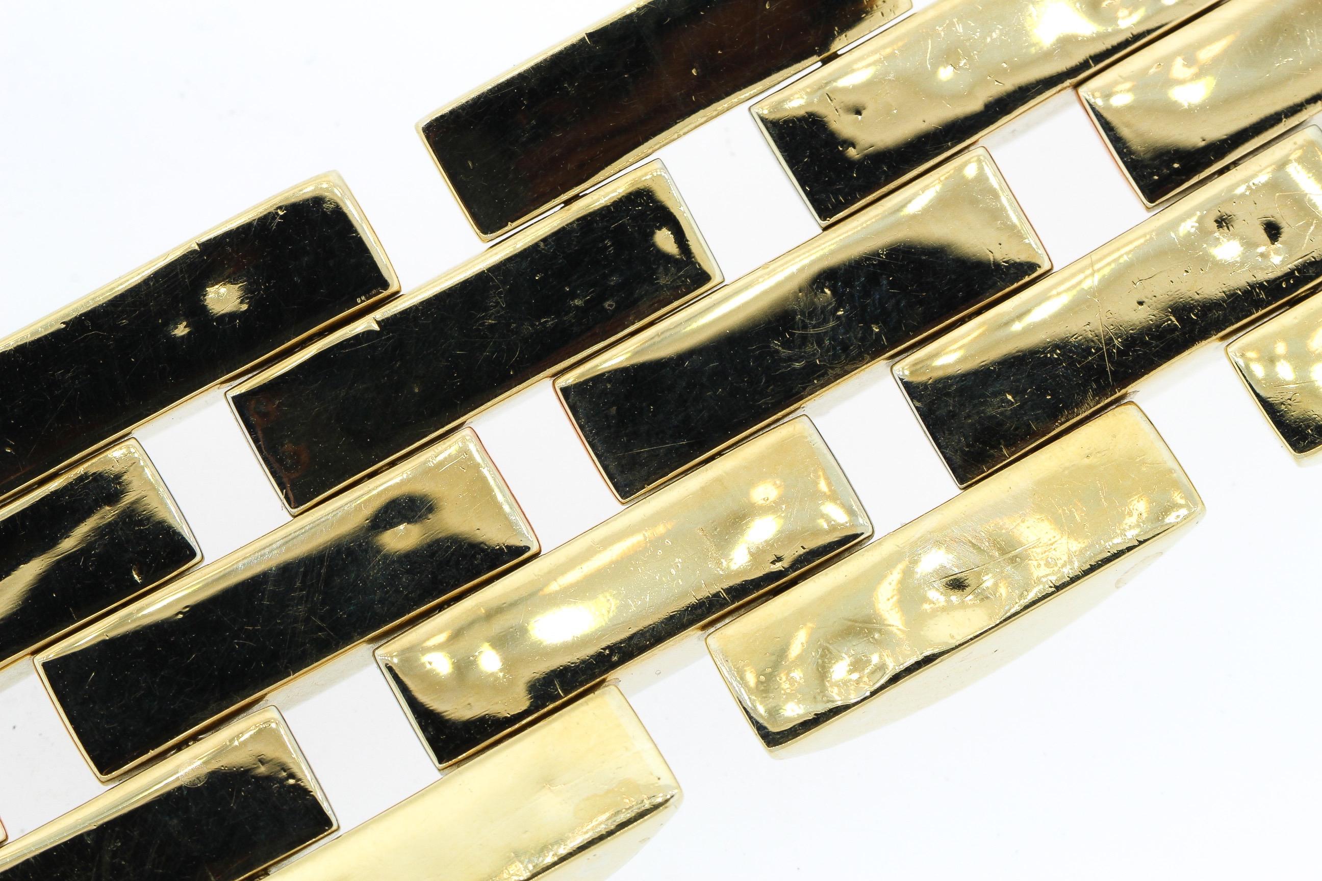 Women's or Men's Antique Retro 18 Karat Tri-Color Gold Facetted Link Tank Bracelet For Sale