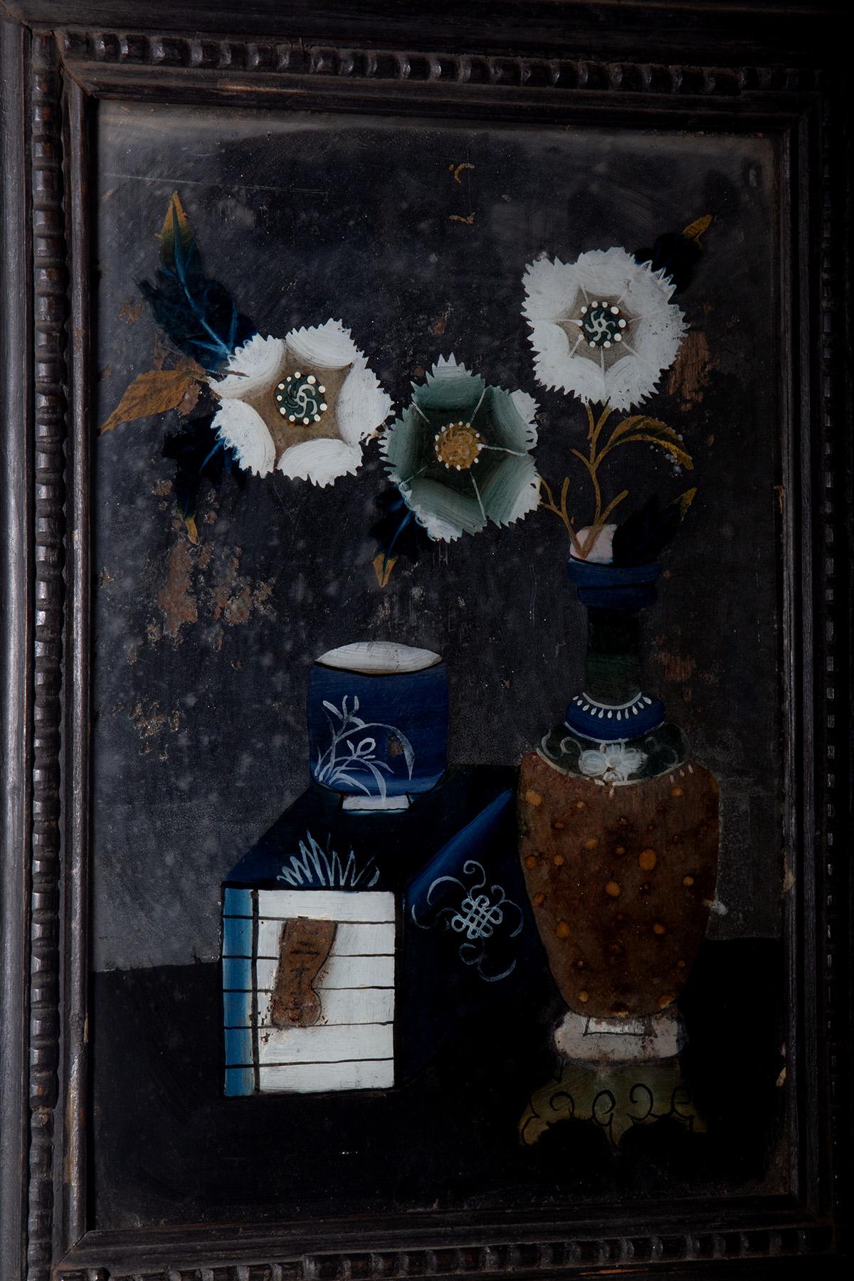 Antique reverse glass painting with floral composition in vendita 3
