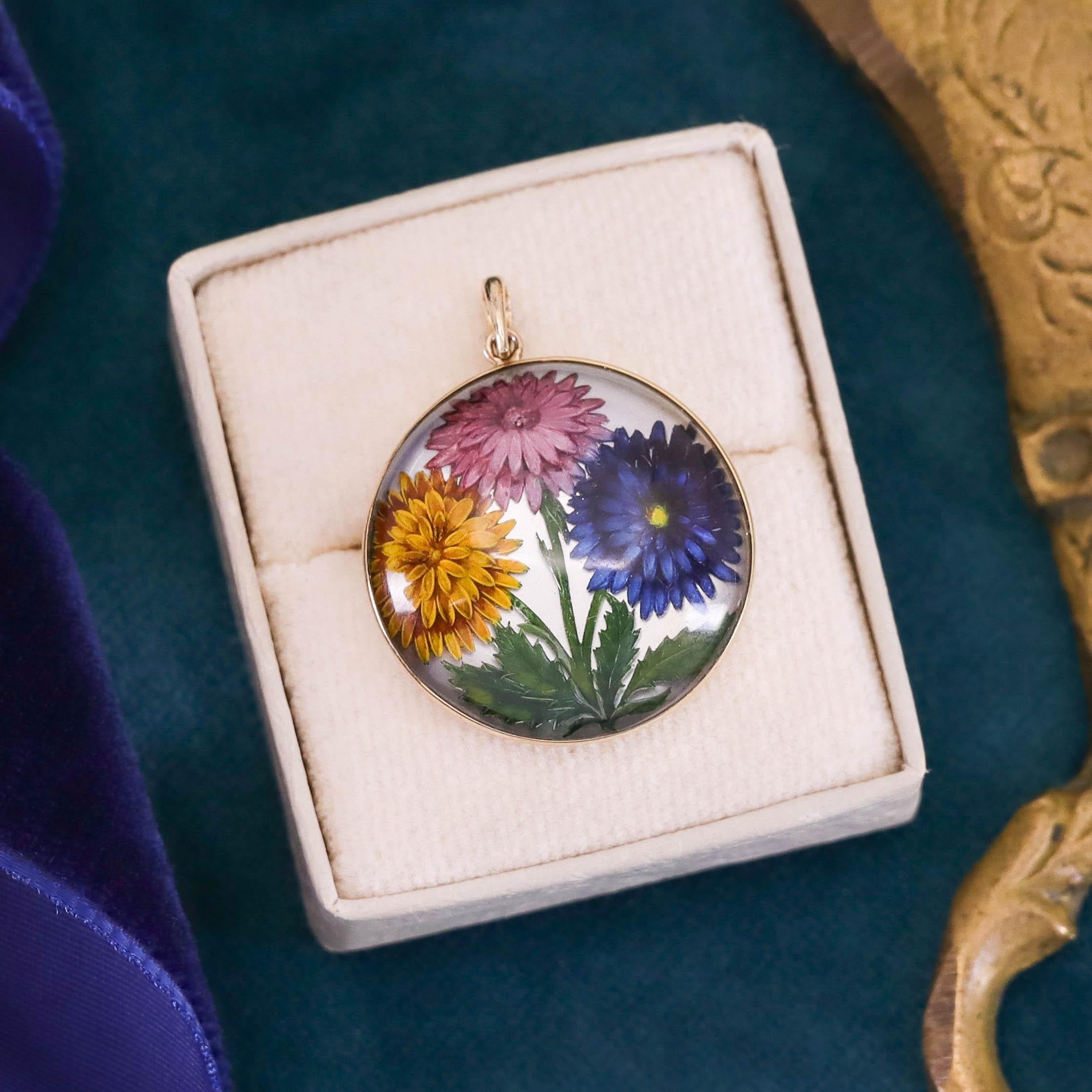 Pendentif fleur en cristal peint à l'envers en or 14k en vente 1