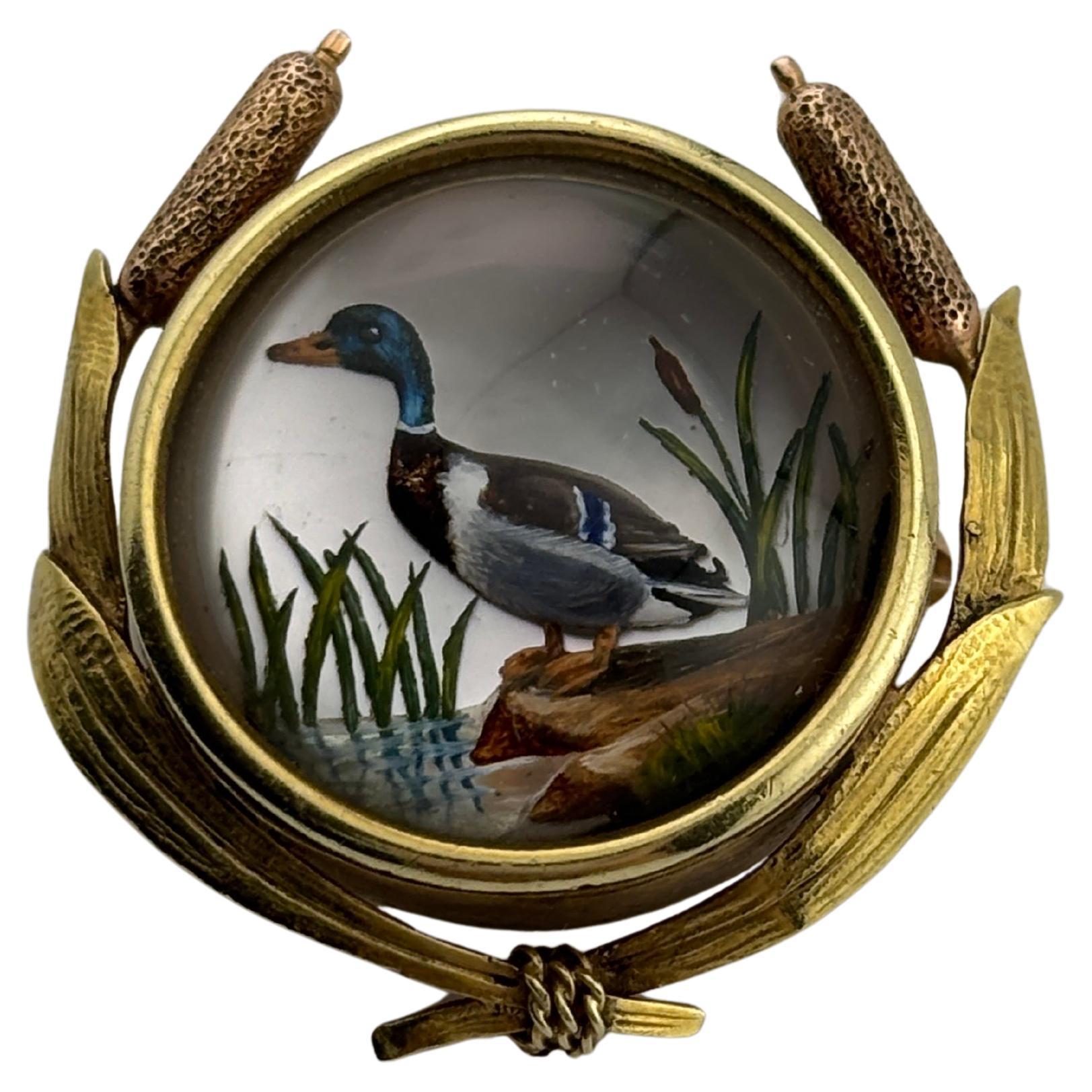 Antiguo broche/alfiler de pato de oro amarillo 14k pintado al revés con cristal de roca de Essex
