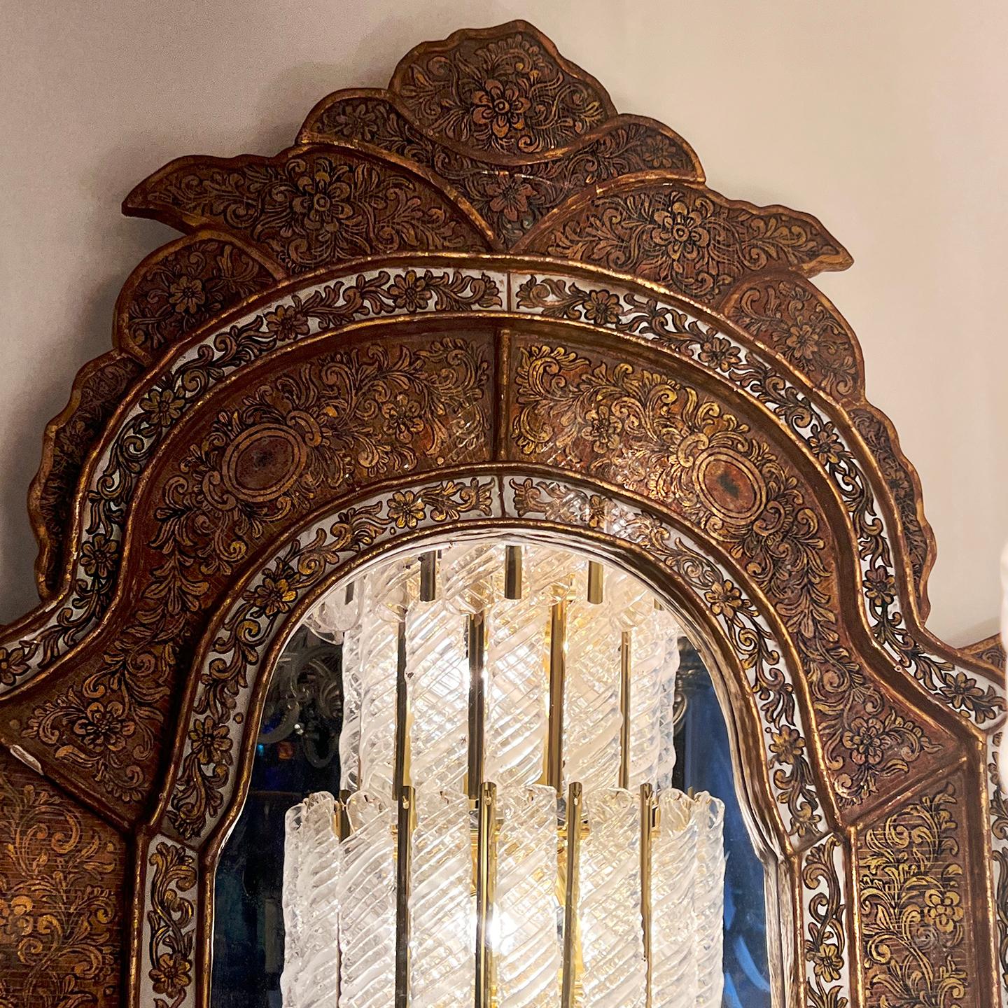 italien Miroir ancien peint au verso en vente