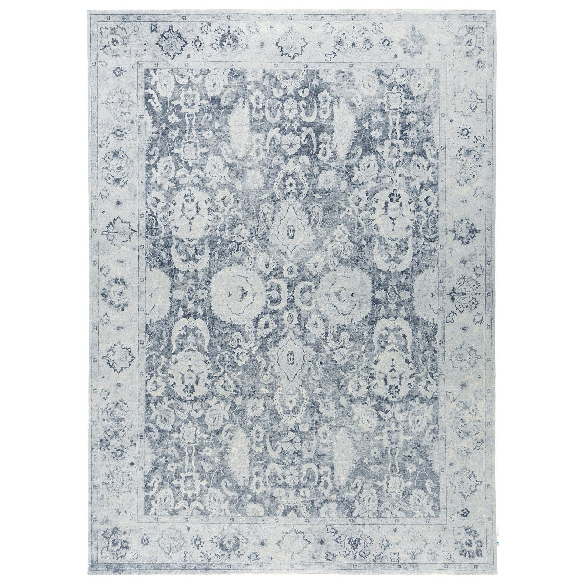 Antique Revival Allure Rug Ambrogio For Sale