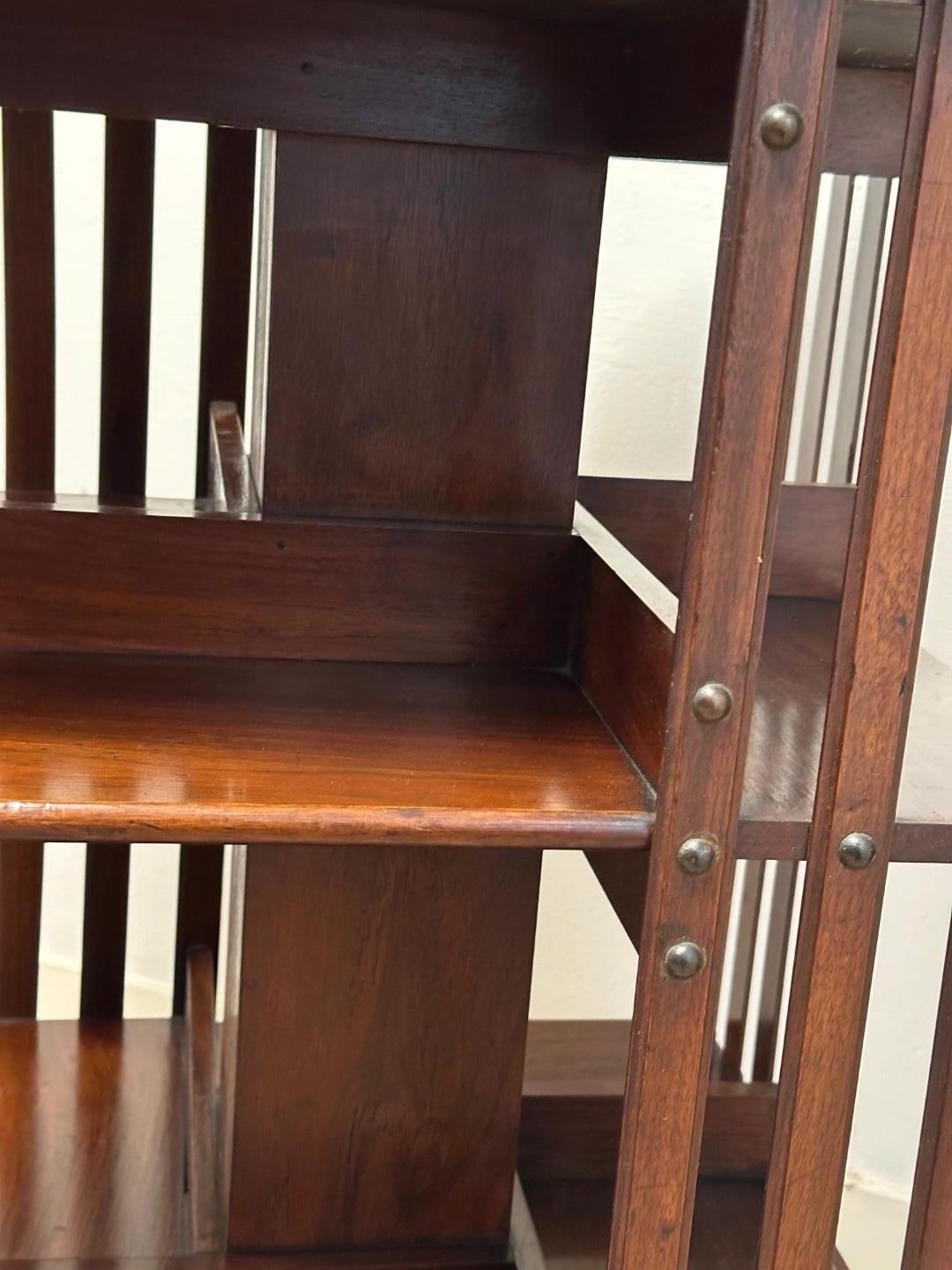 Librería giratoria antigua en venta 1