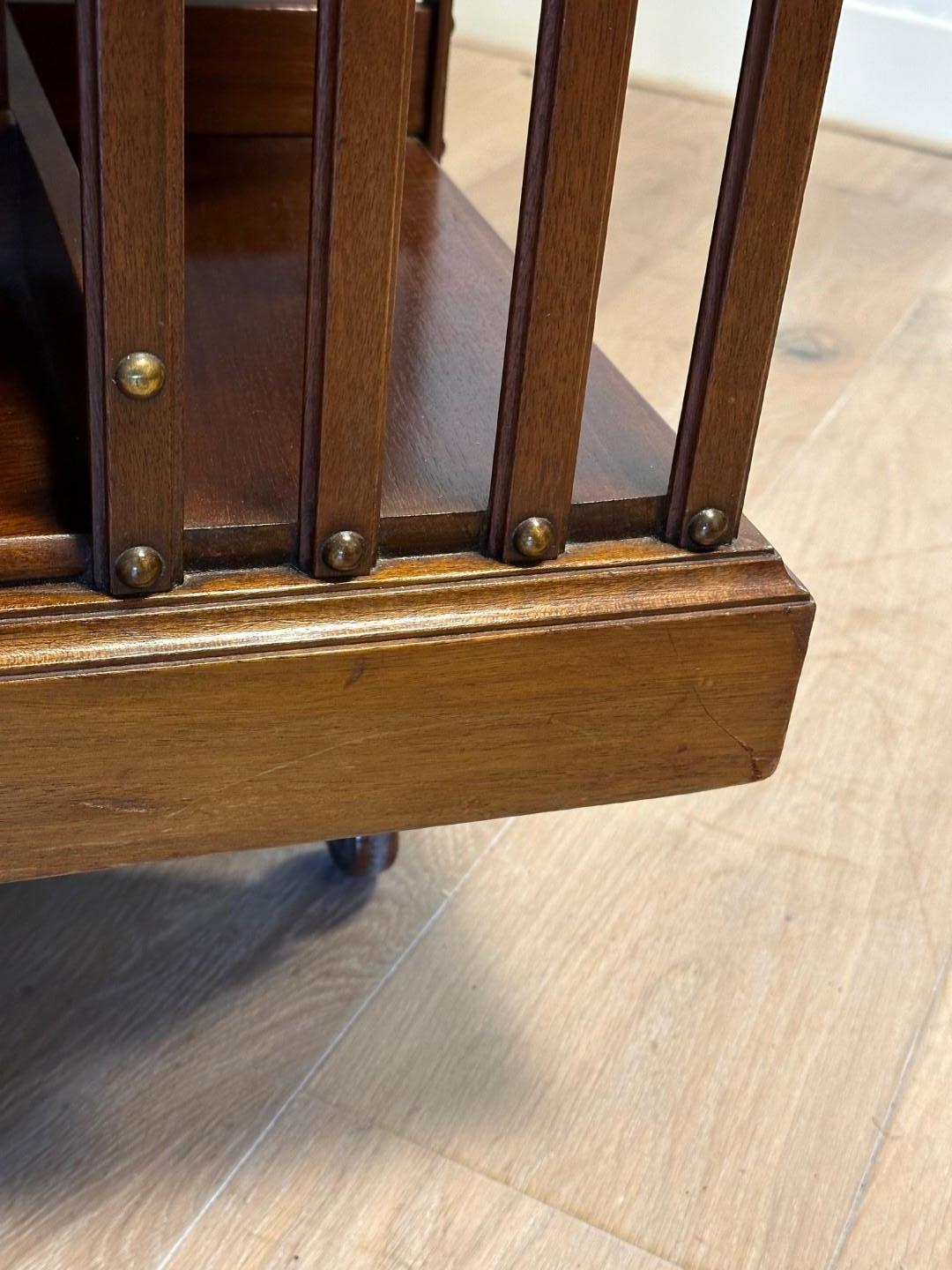 Bibliothèque tournante ancienne en vente 2