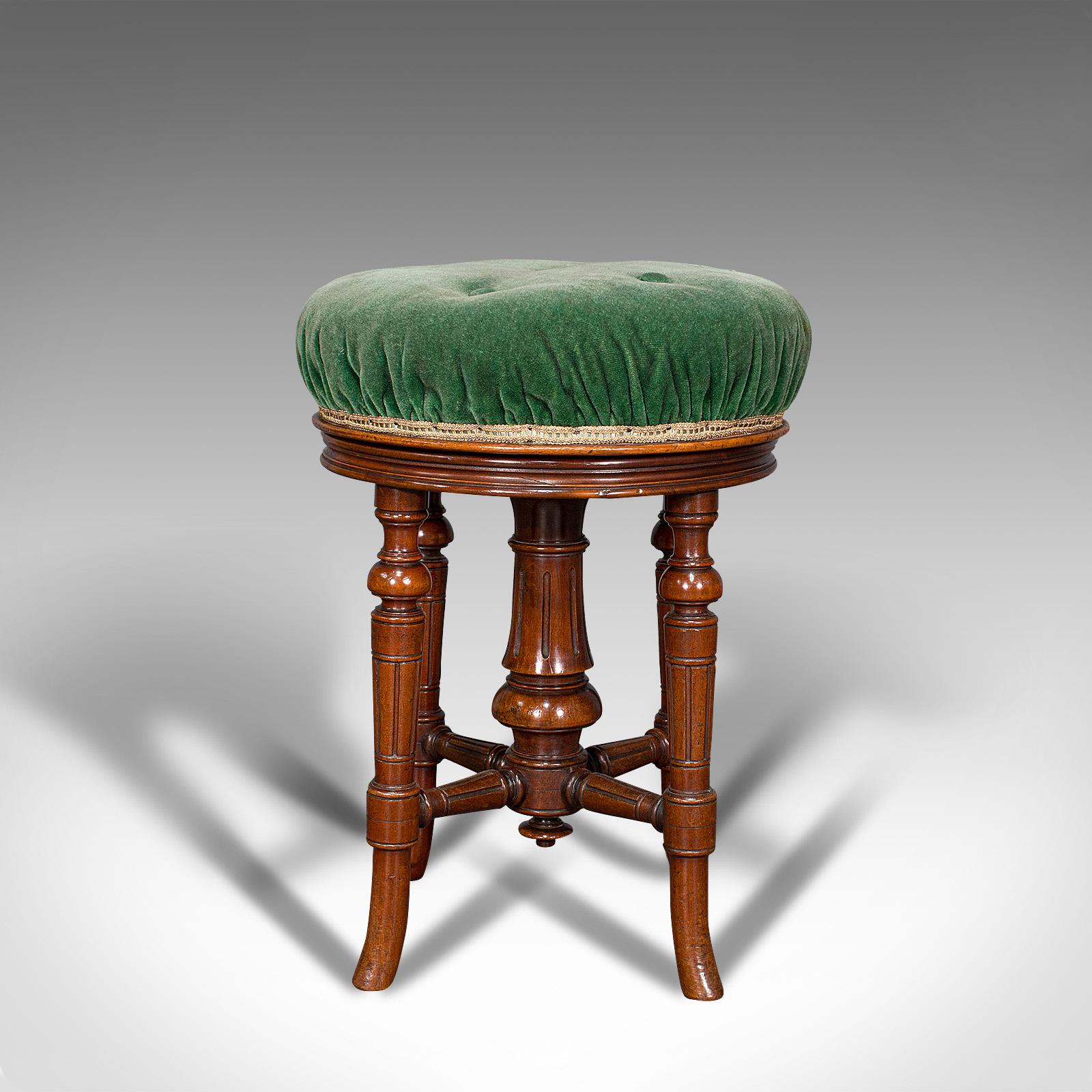 music_stool