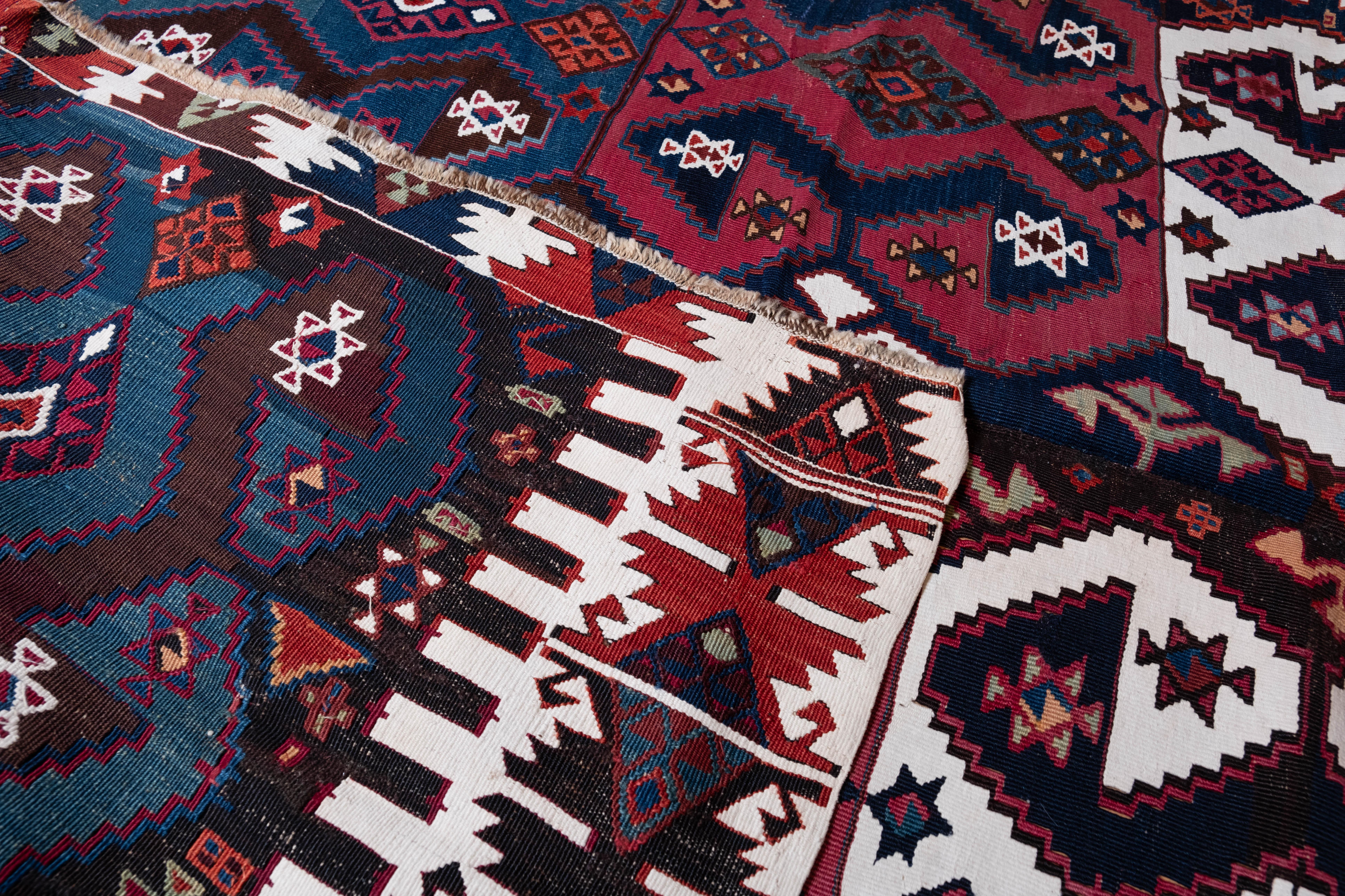 Tissé à la main Ancien tapis Kilim Reyhanli en laine de Turquie d'Anatolie orientale en vente