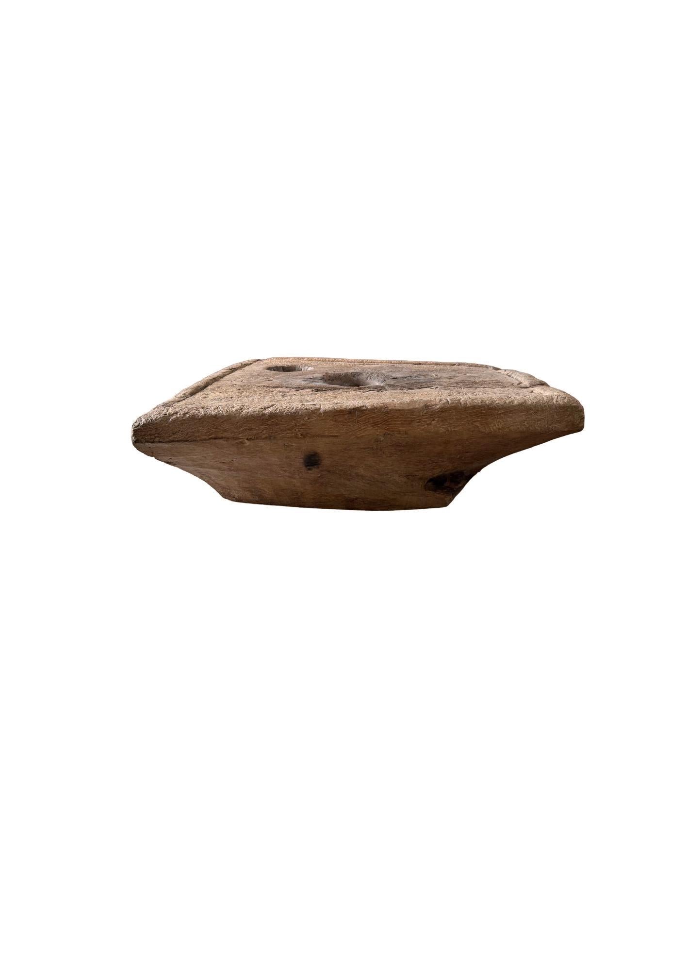 Antique Rice Mortar Coffee Table or Pedestal, Java c. 1900 (Organische Moderne) im Angebot