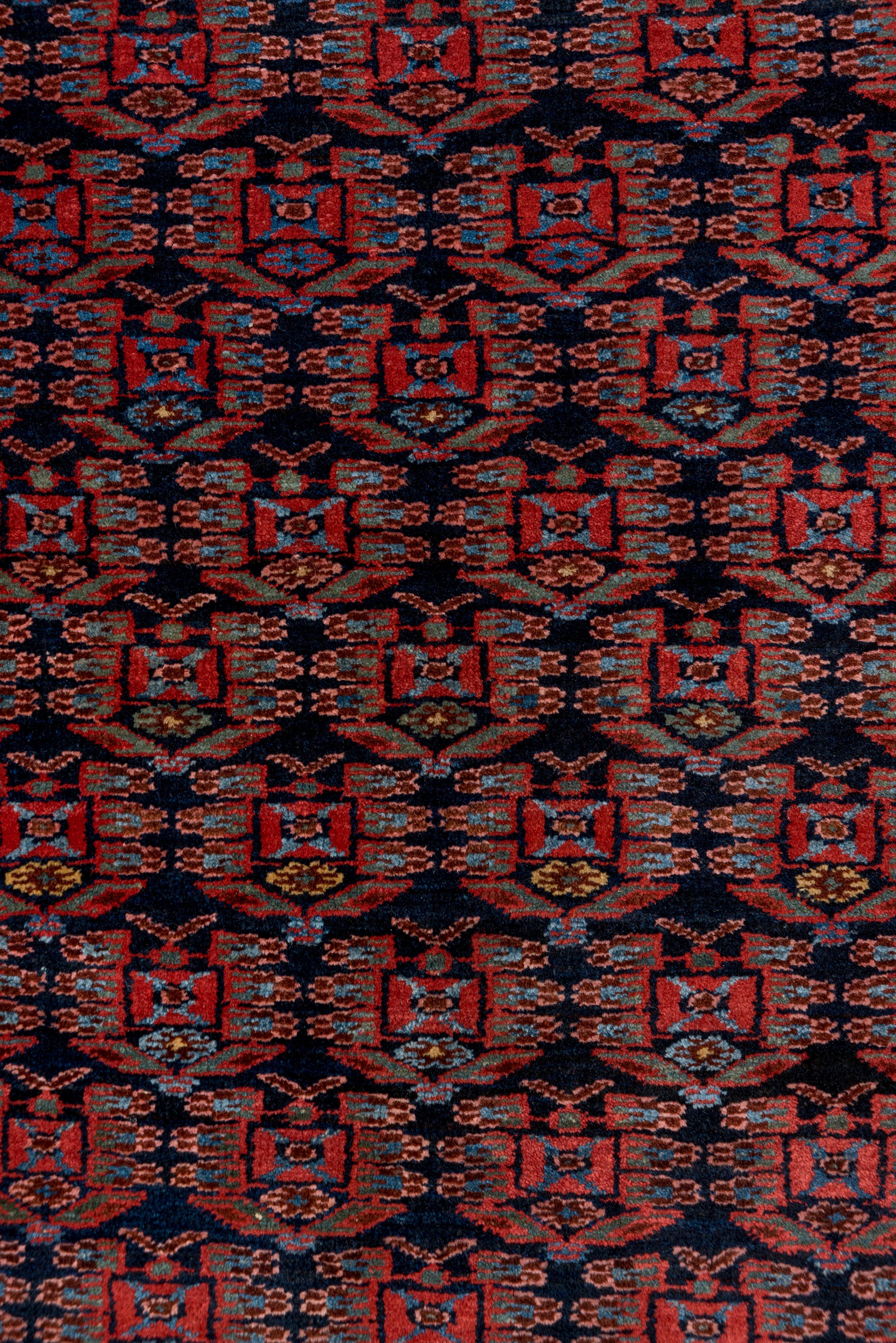 Antiker reichhaltiger roter Kurd-Teppich - um 1920 (Frühes 20. Jahrhundert) im Angebot