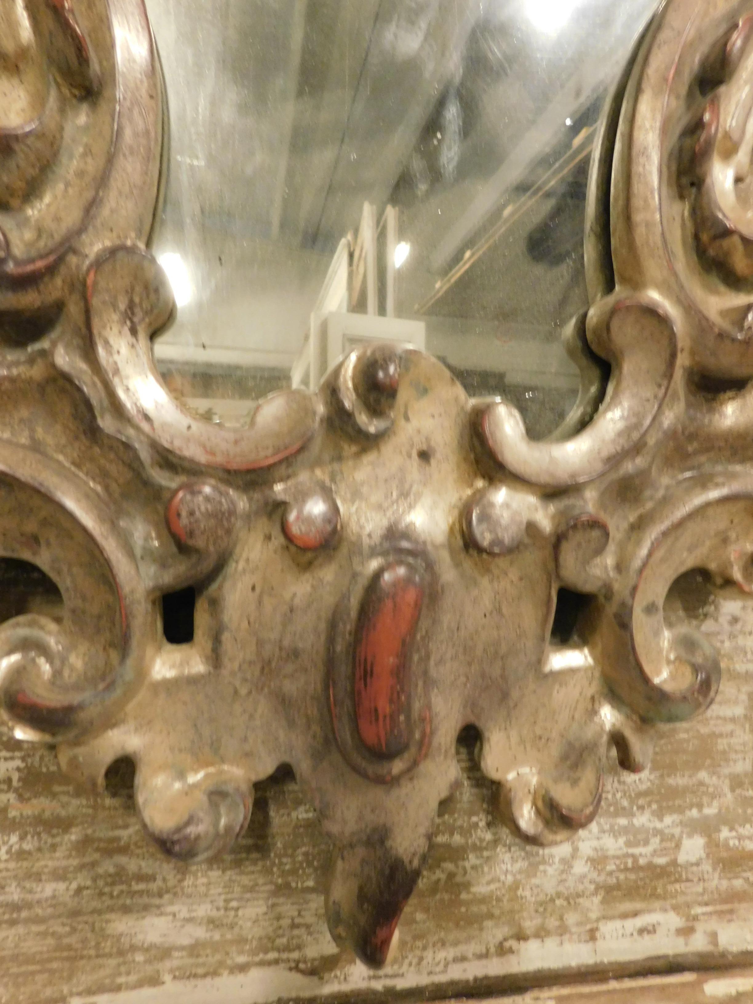 Antique Richly Carved and Silvered Mirror, 18th Century Italy In Good Condition In Cuneo, Italy (CN)