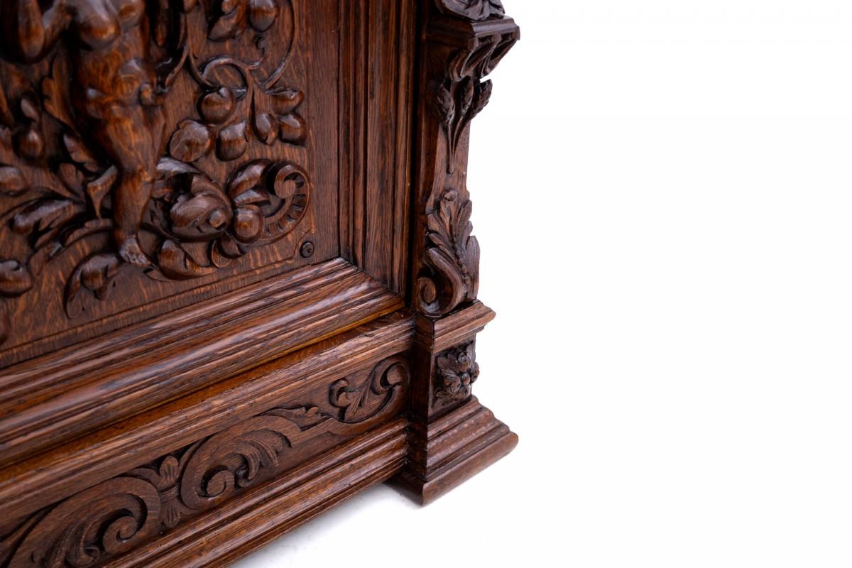 Antica credenza riccamente intagliata, fine del XIX secolo. in vendita 3