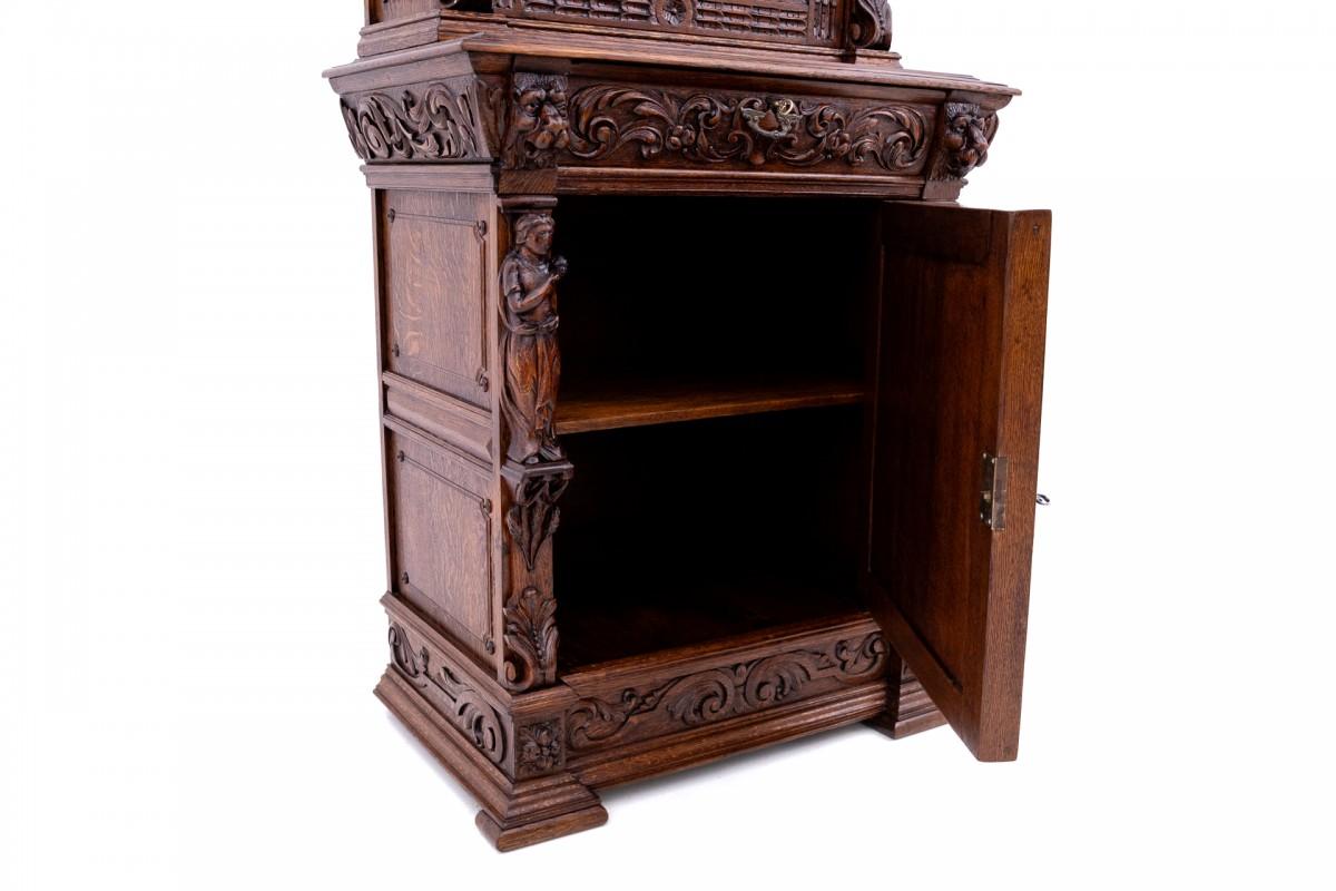 Francese Antica credenza riccamente intagliata, fine del XIX secolo. in vendita
