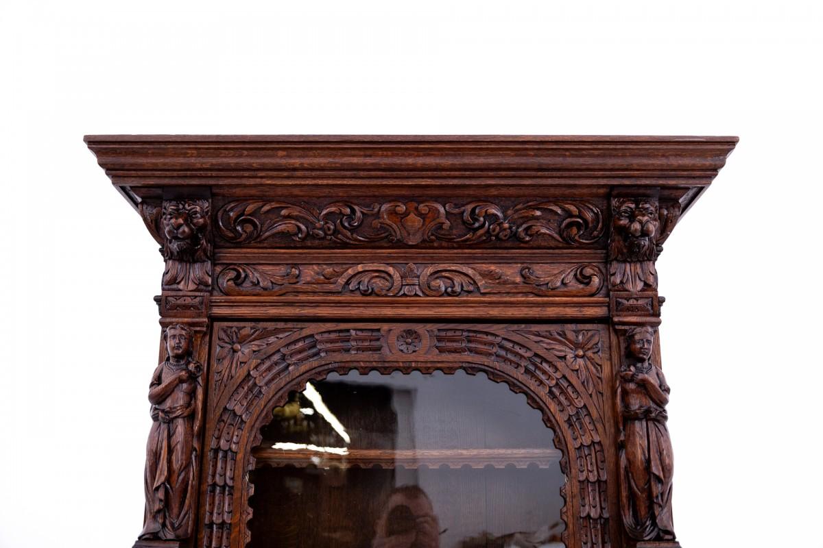 Antica credenza riccamente intagliata, fine del XIX secolo. In condizioni buone in vendita a Chorzów, PL