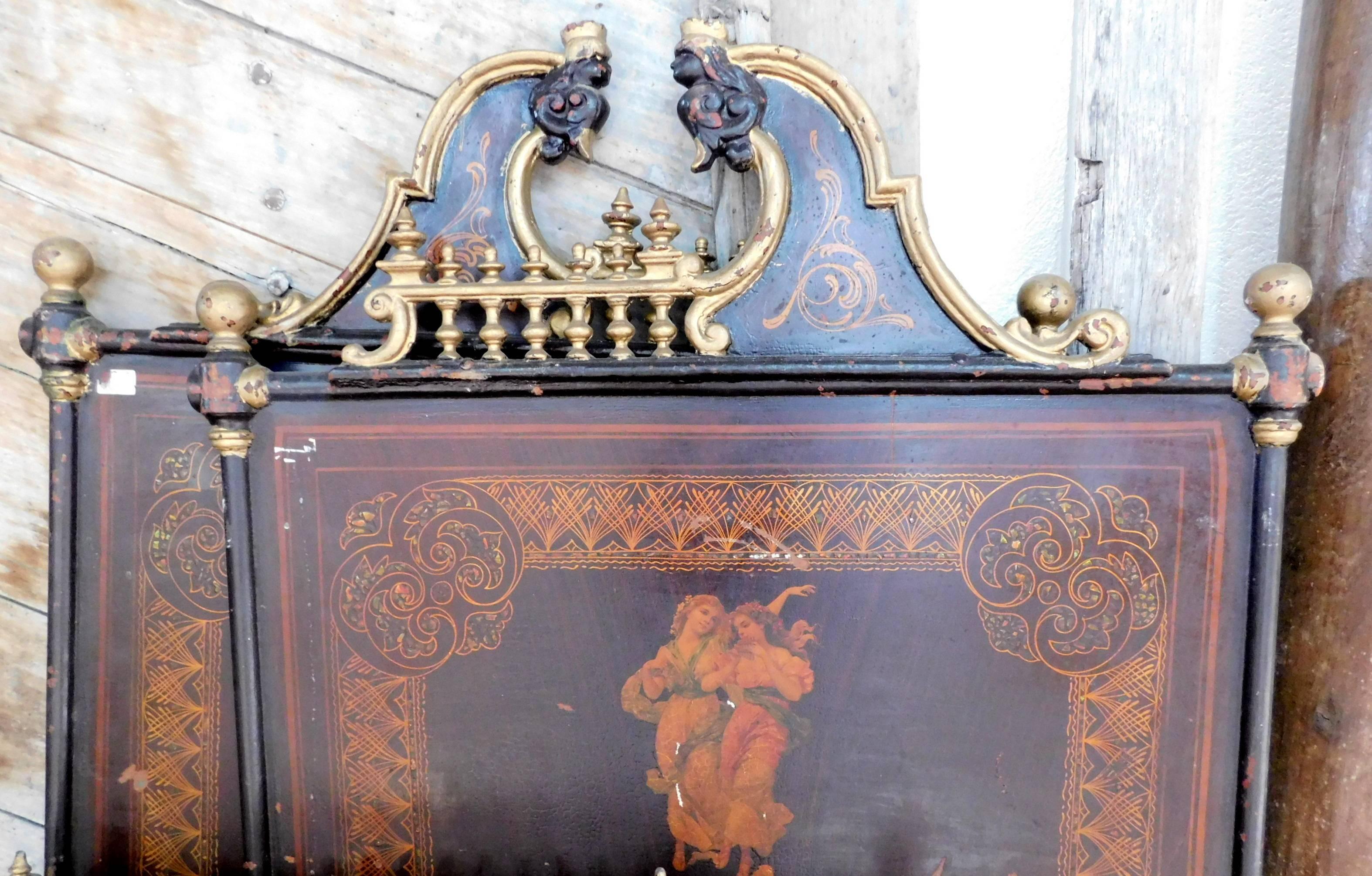 Antique Richly Decorated Bed In Good Condition In Cuneo, Italy (CN)