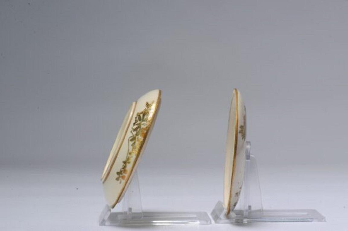 Meiji Boîte japonaise Satsuma ancienne richement décorée et marquée, vers 1900 en vente