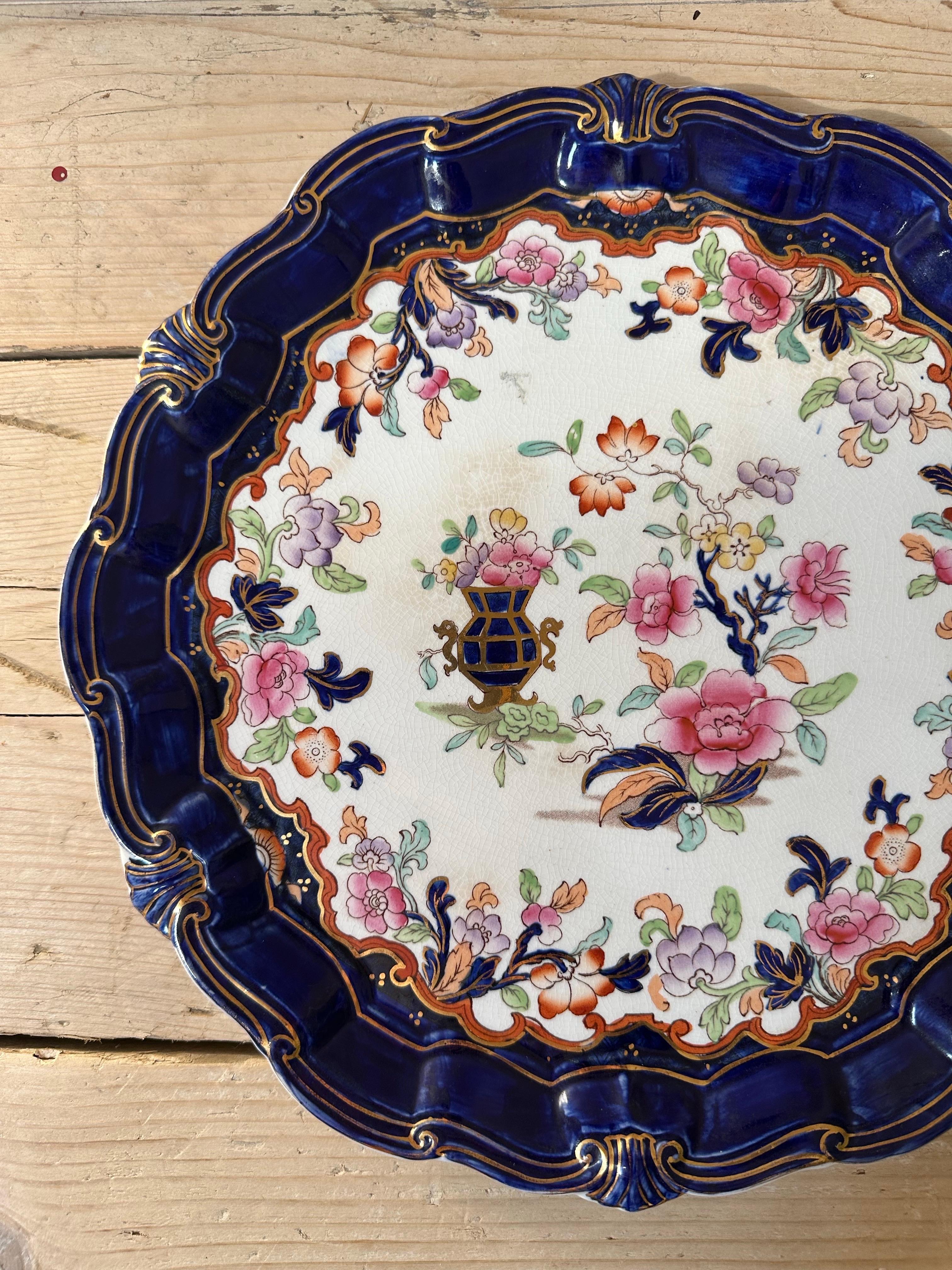 Anglais Ancienne assiette en porcelaine de style Chinoiserie Ridgway avec bordure cobalt en vente