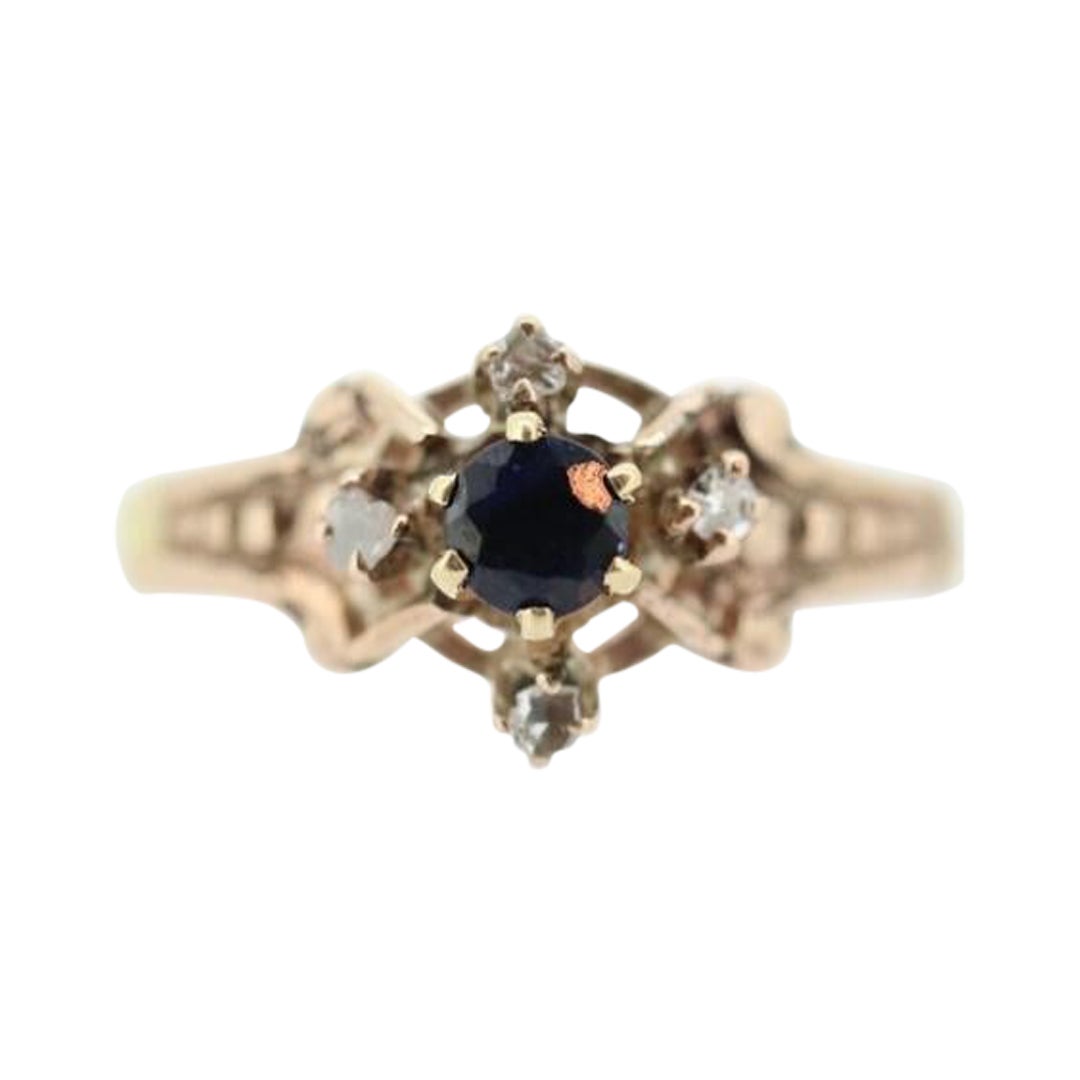 Anillo antiguo. Anillo Halo de diamantes y zafiros de 10k.Ranúnculo de diamantes victoriano de 10k en venta
